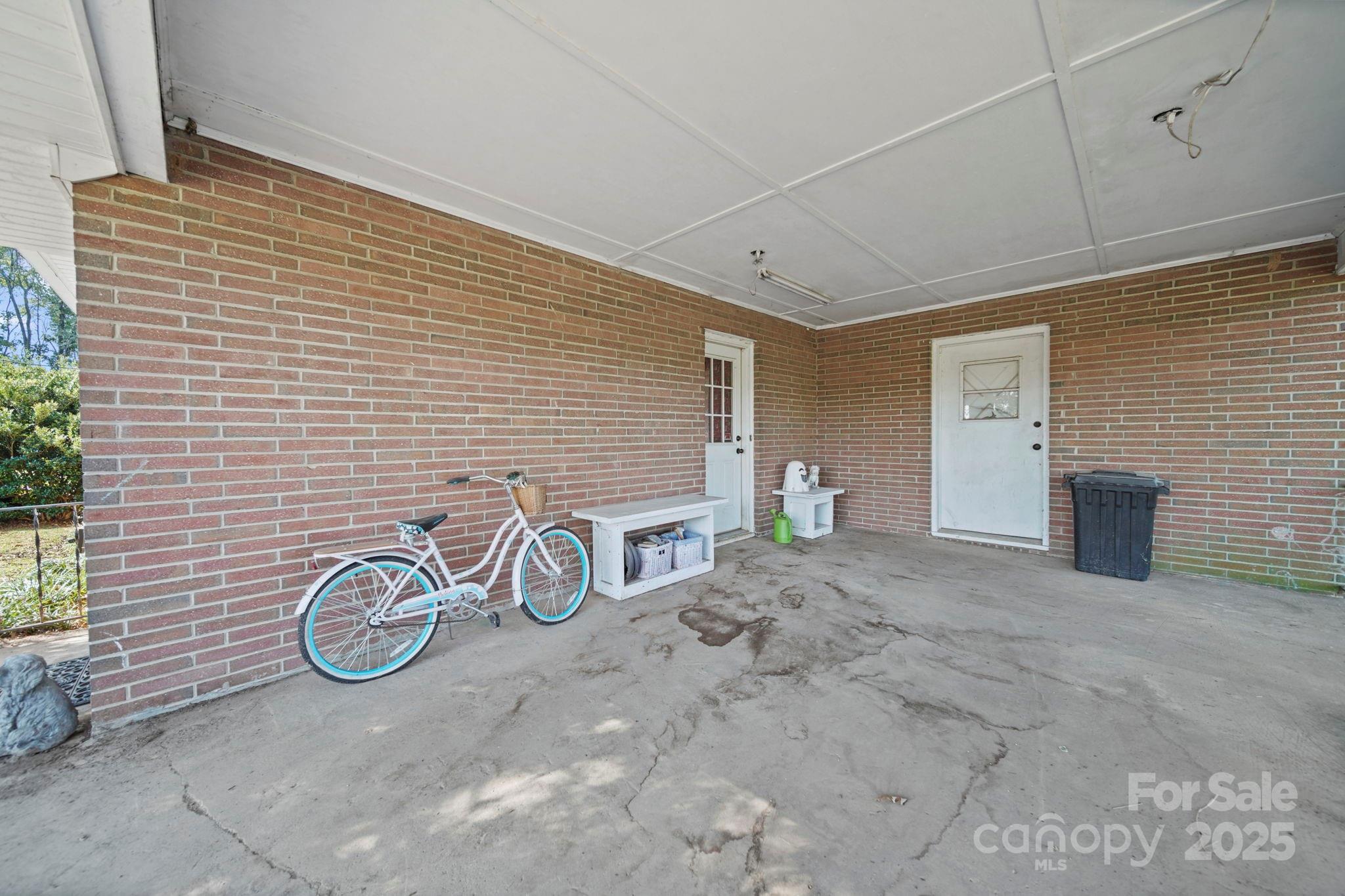 2189 Mary Street — China Grove
