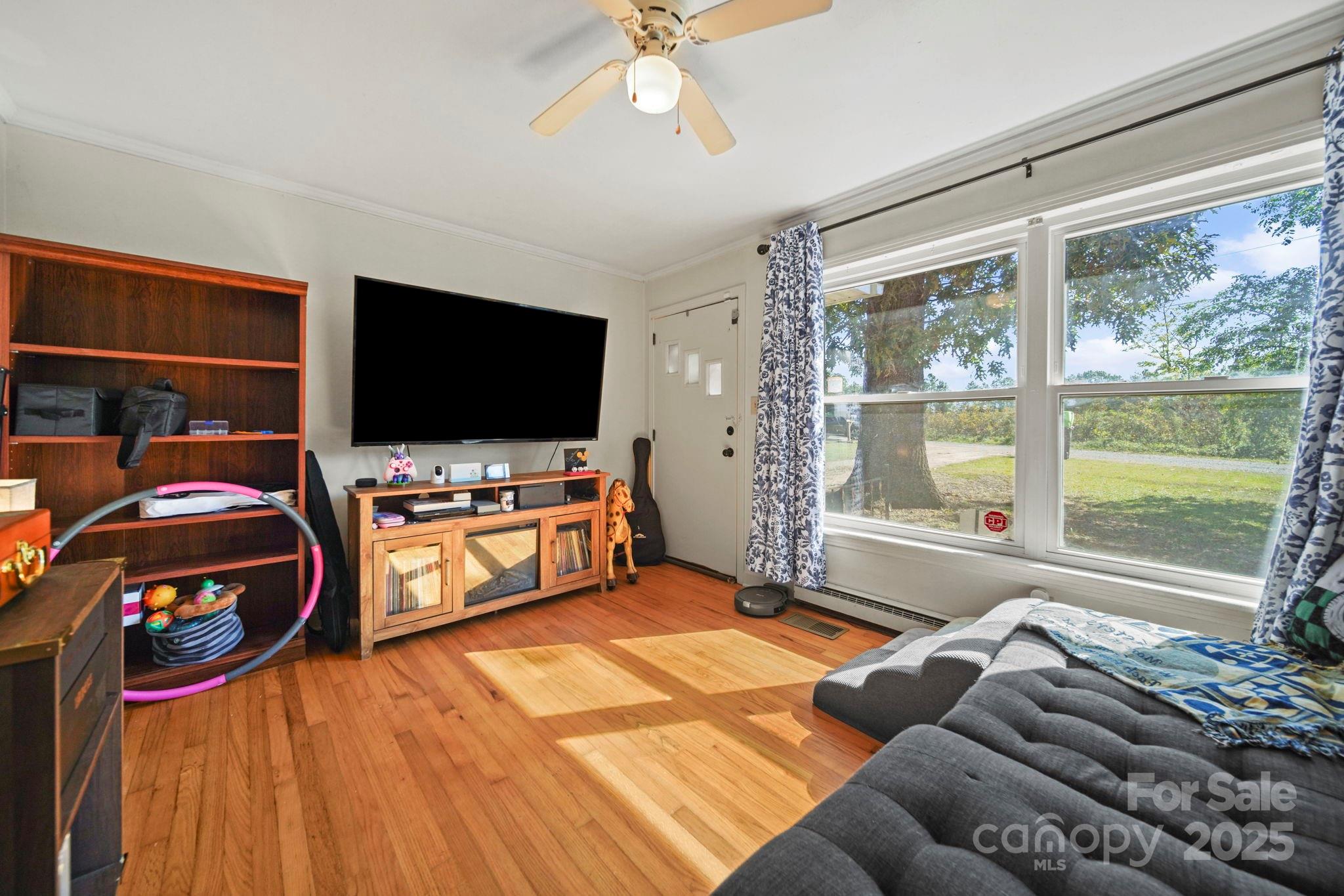 2189 Mary Street — China Grove