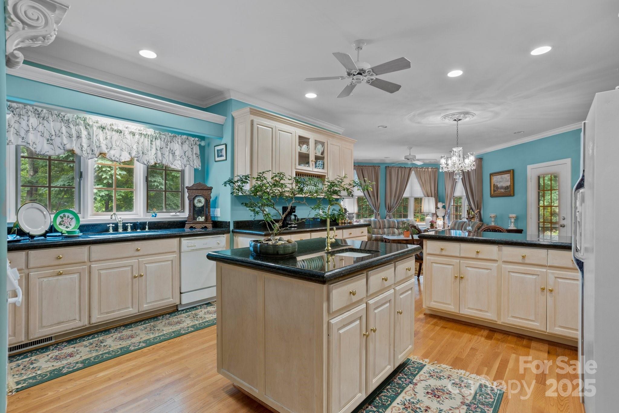 115 W Glenview Drive — Salisbury