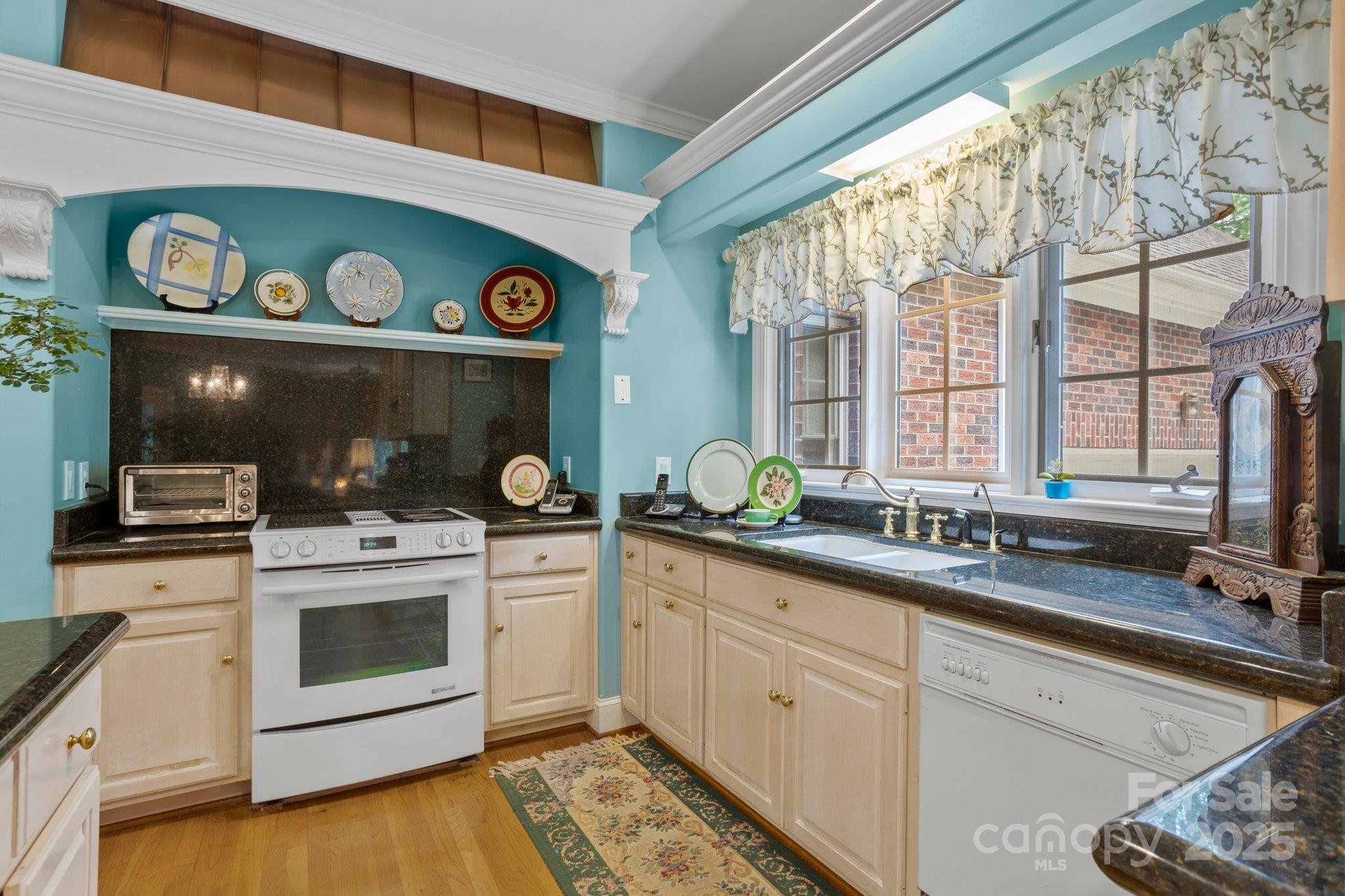 115 W Glenview Drive — Salisbury