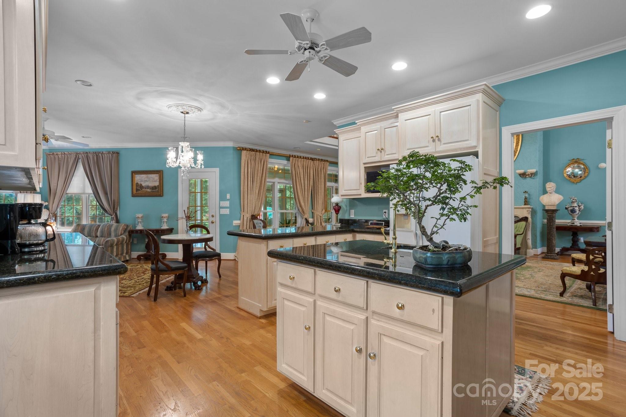 115 W Glenview Drive — Salisbury