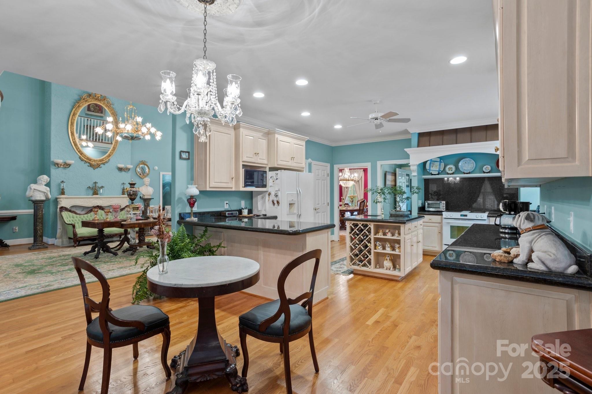 115 W Glenview Drive — Salisbury