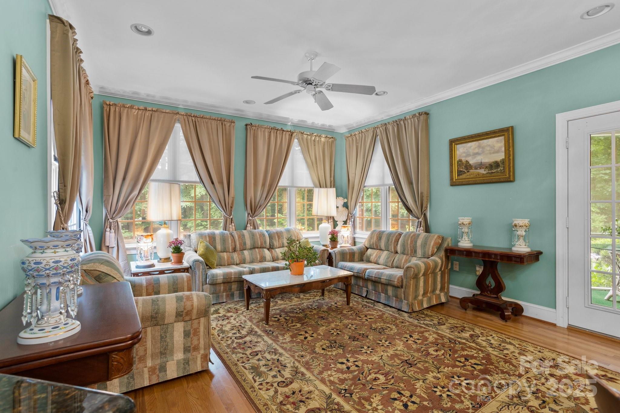 115 W Glenview Drive — Salisbury