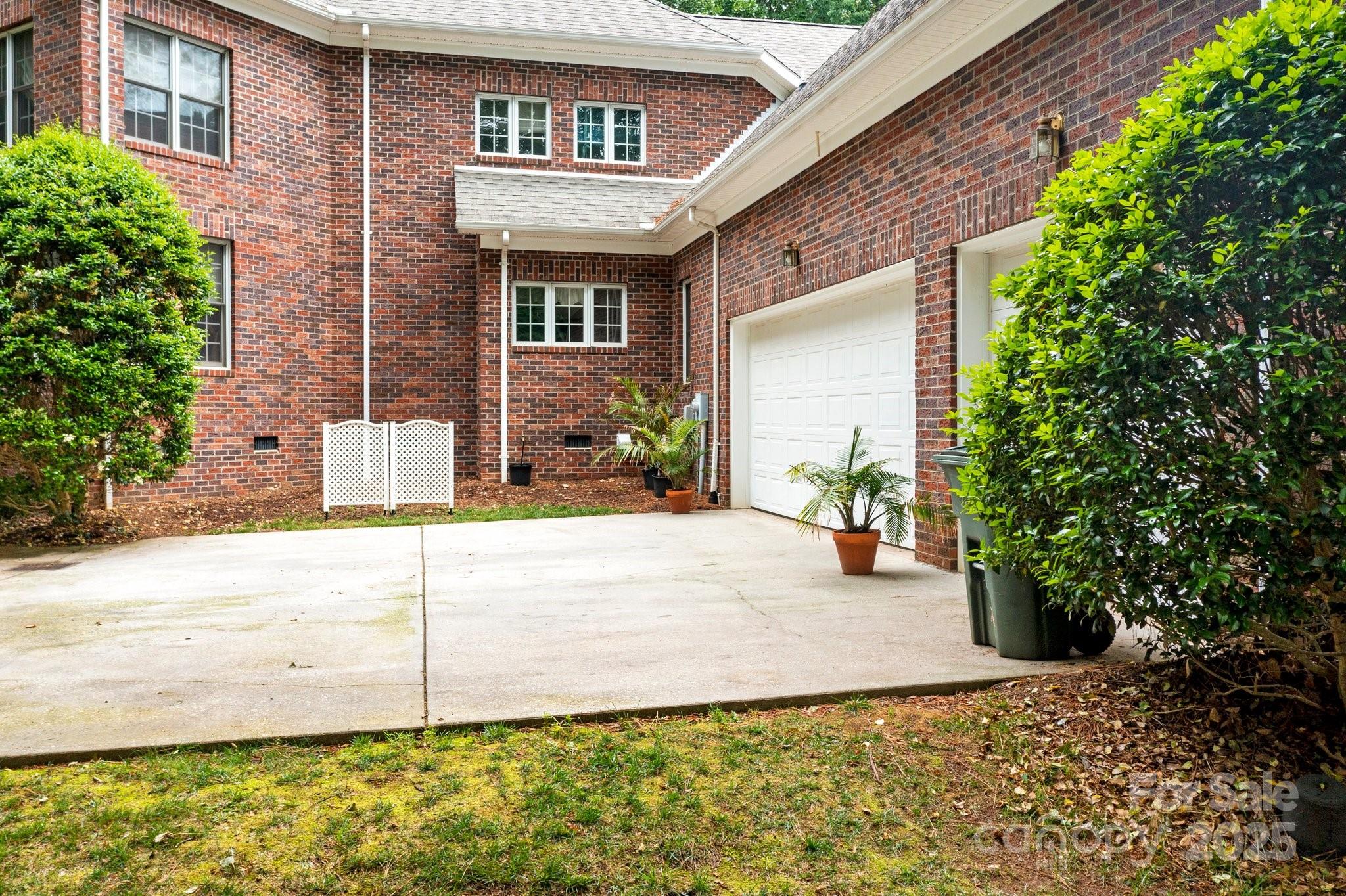 115 W Glenview Drive — Salisbury