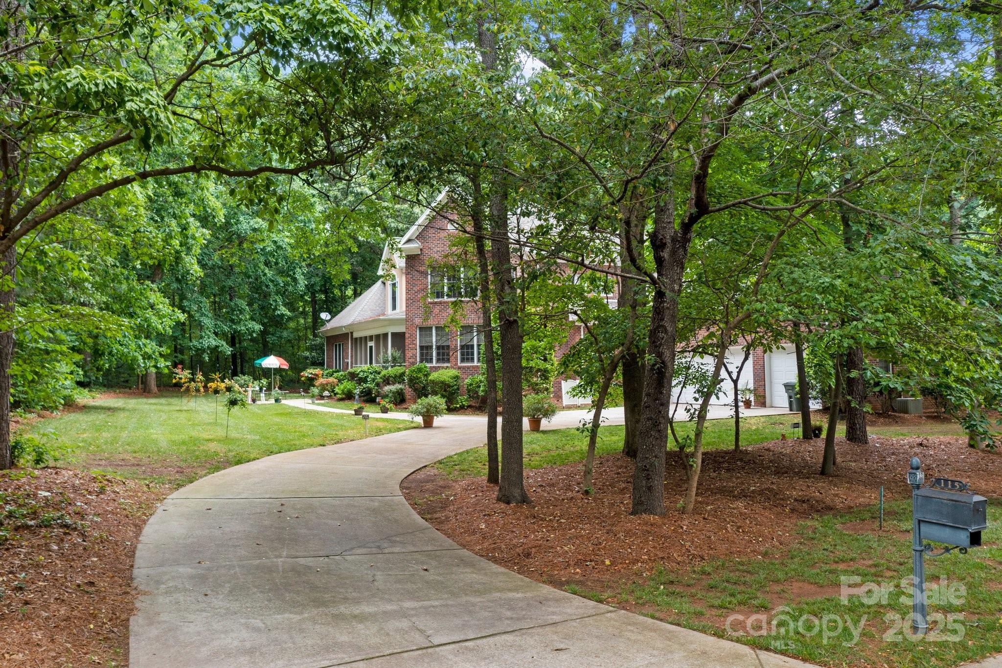 115 W Glenview Drive — Salisbury