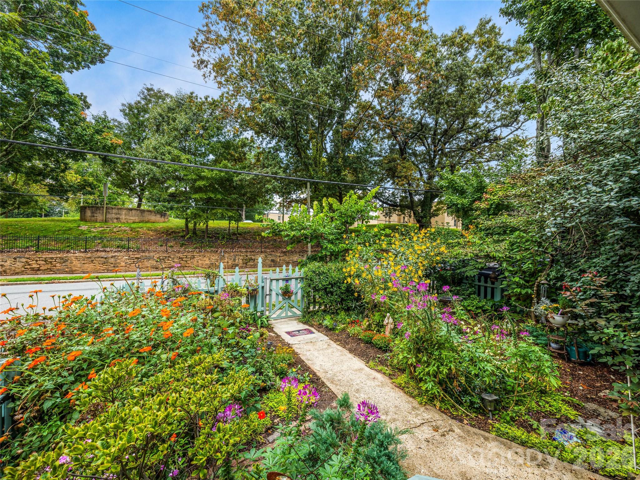 138 S French Broad Avenue — Asheville