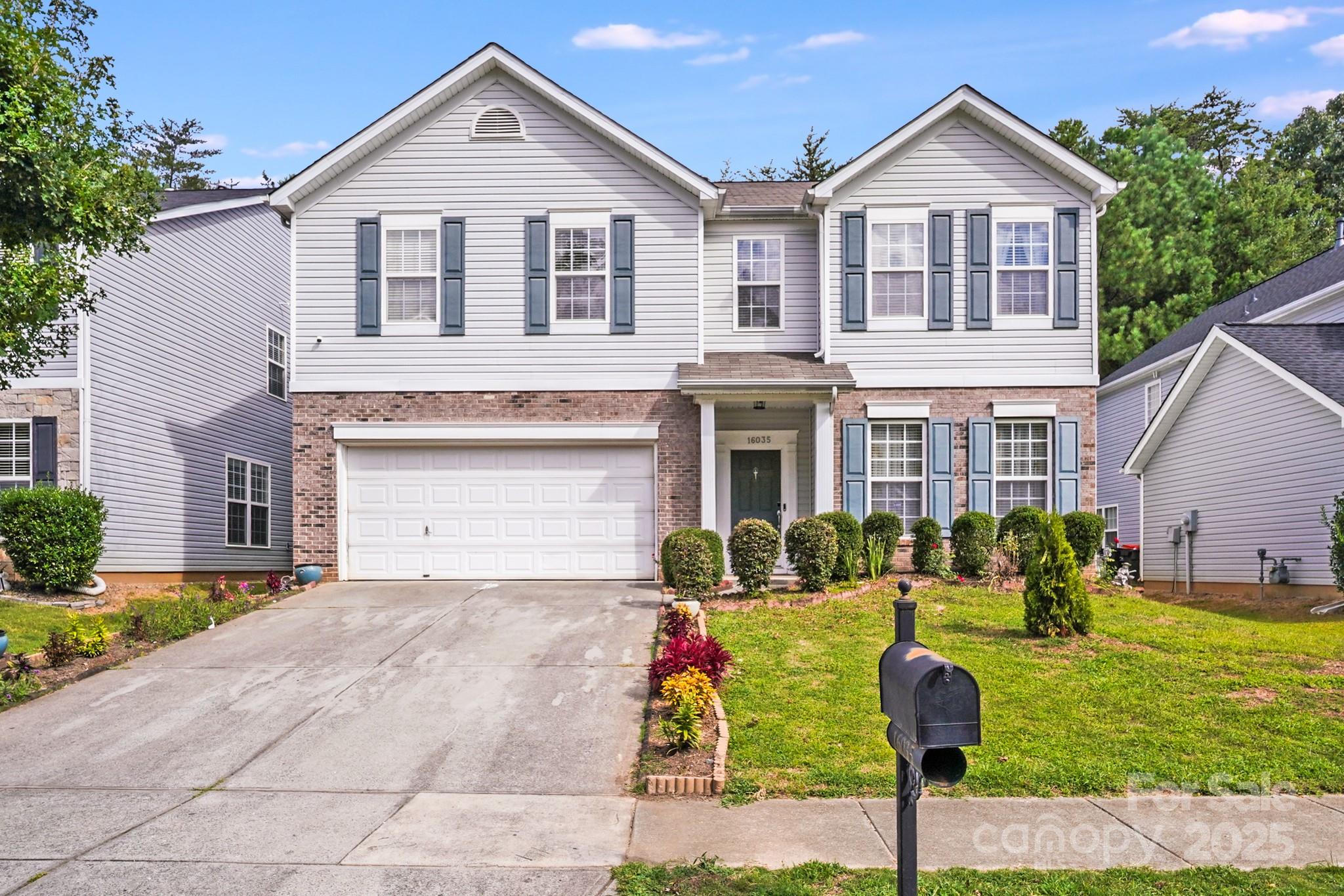 16035 Long Talon Way — Charlotte