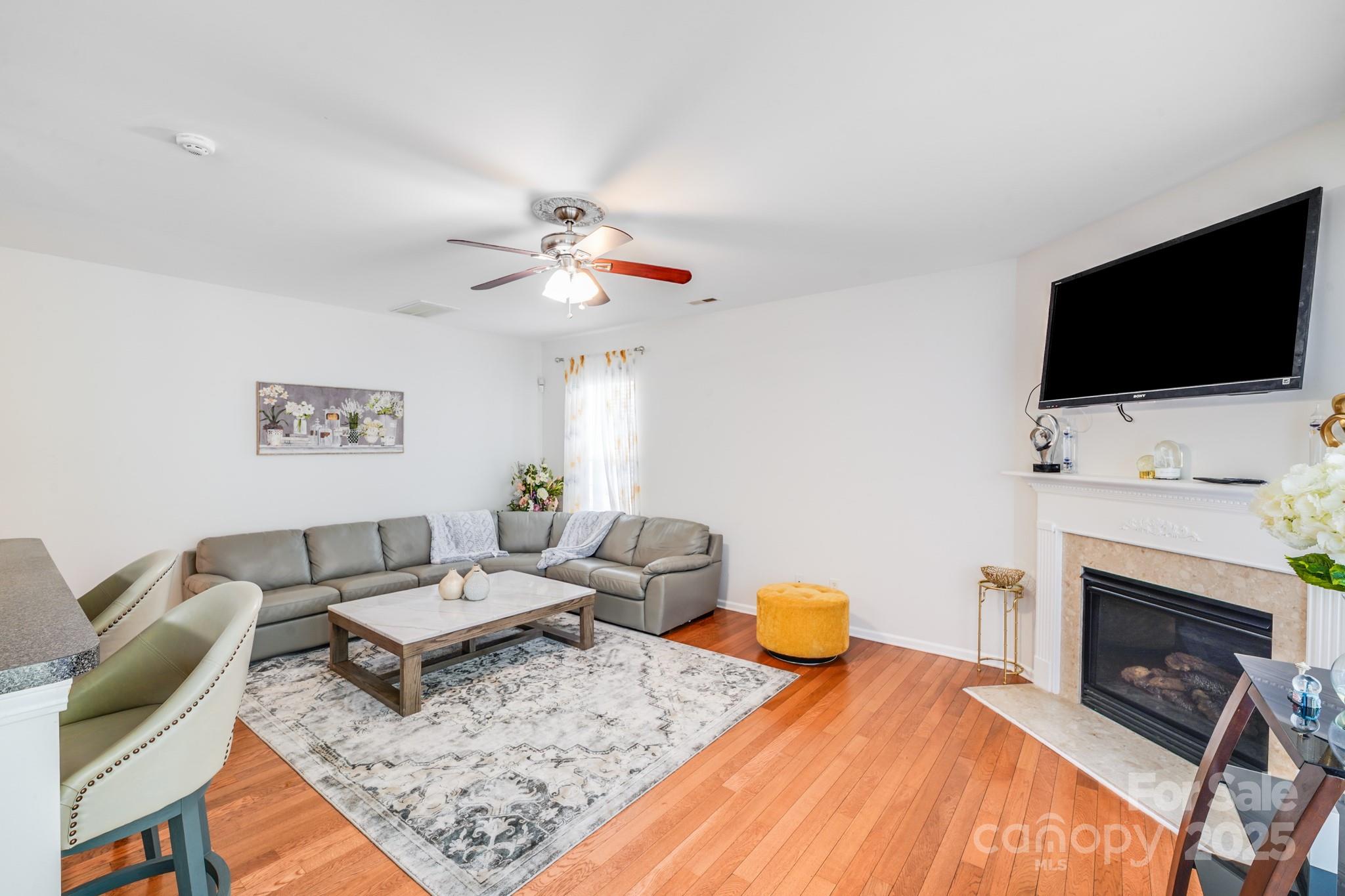 16035 Long Talon Way — Charlotte