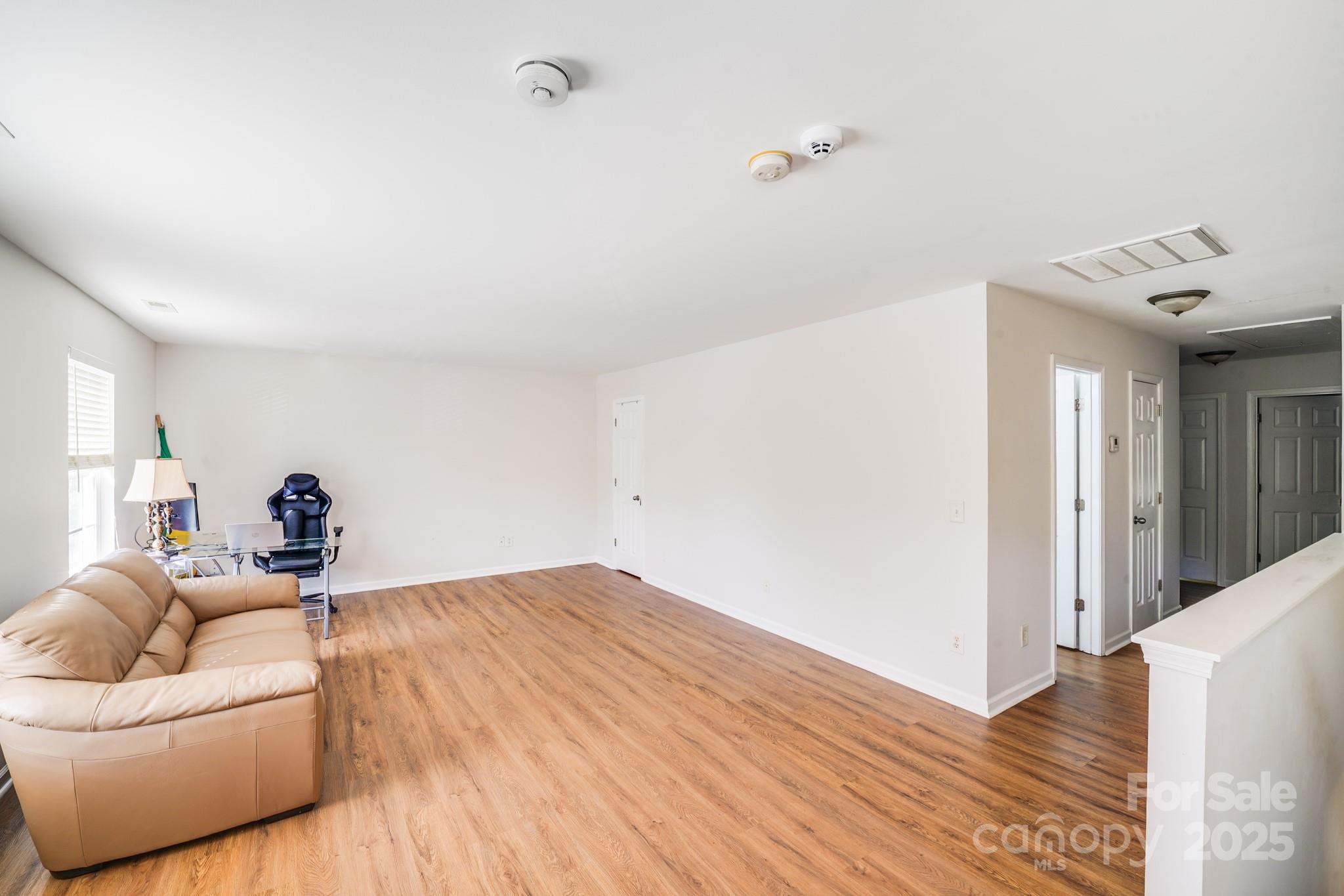 16035 Long Talon Way — Charlotte