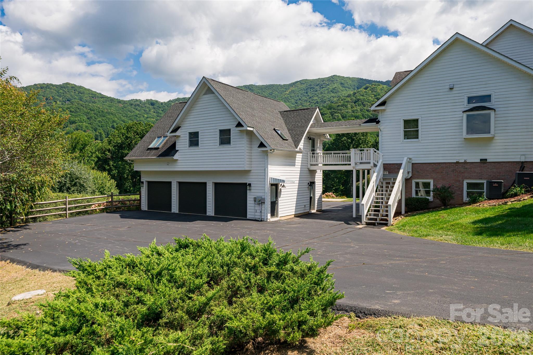 208 Parrish Farm Road — Waynesville