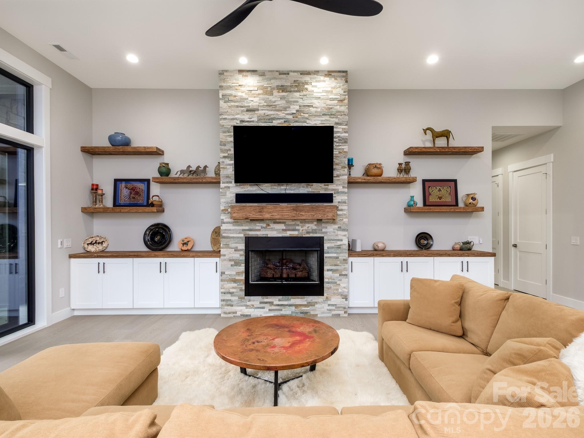 422 Ascension Valley — Horse Shoe