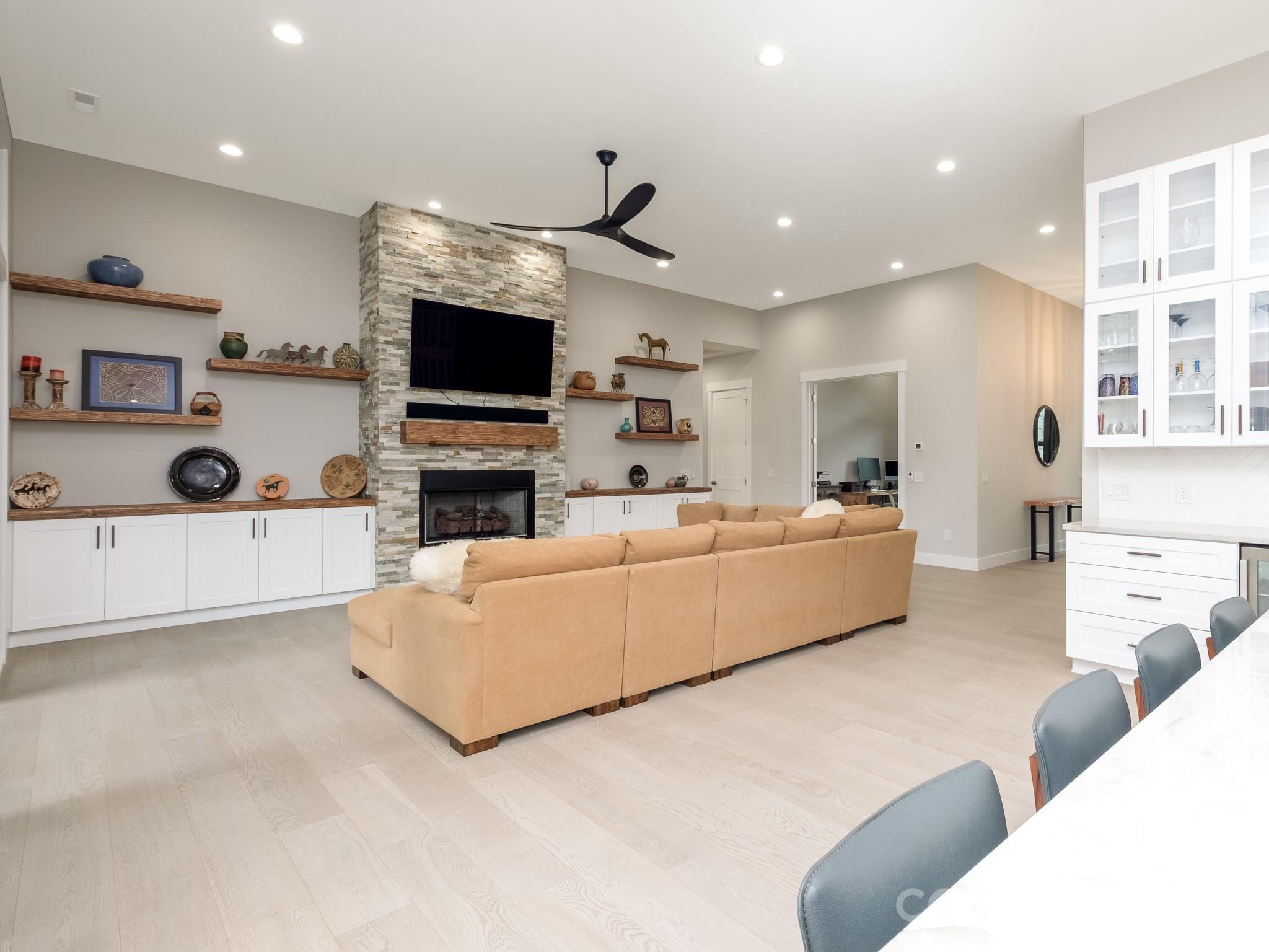 422 Ascension Valley — Horse Shoe