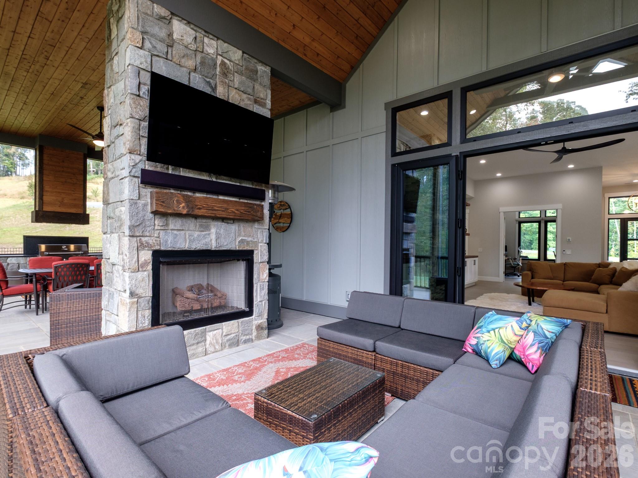 422 Ascension Valley — Horse Shoe