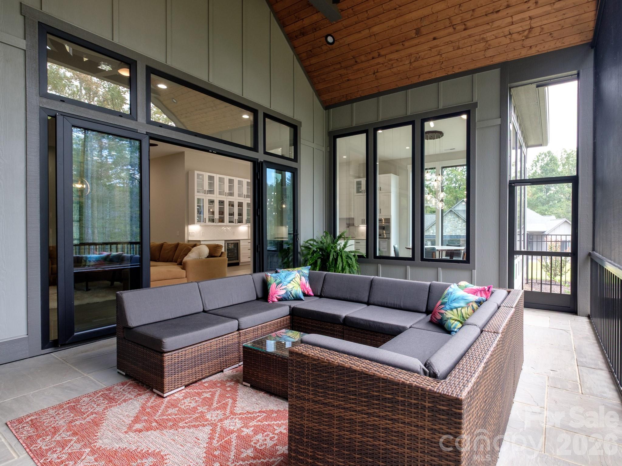 422 Ascension Valley — Horse Shoe