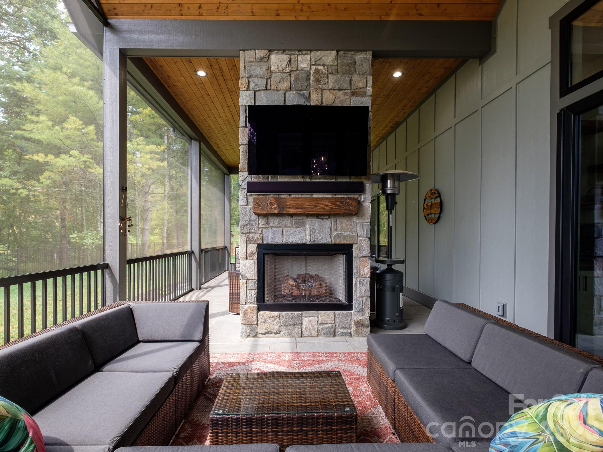 422 Ascension Valley — Horse Shoe