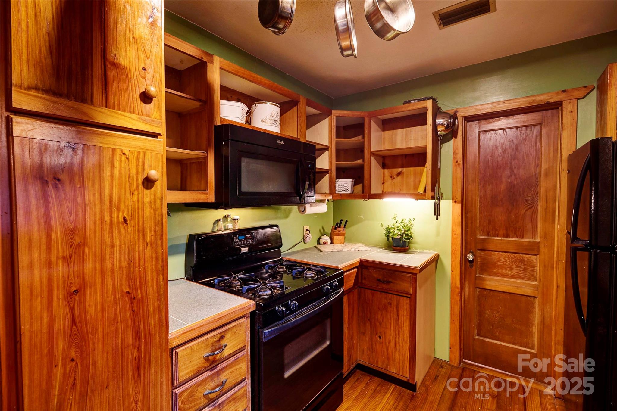 139 Forest Hills Road — Bryson City