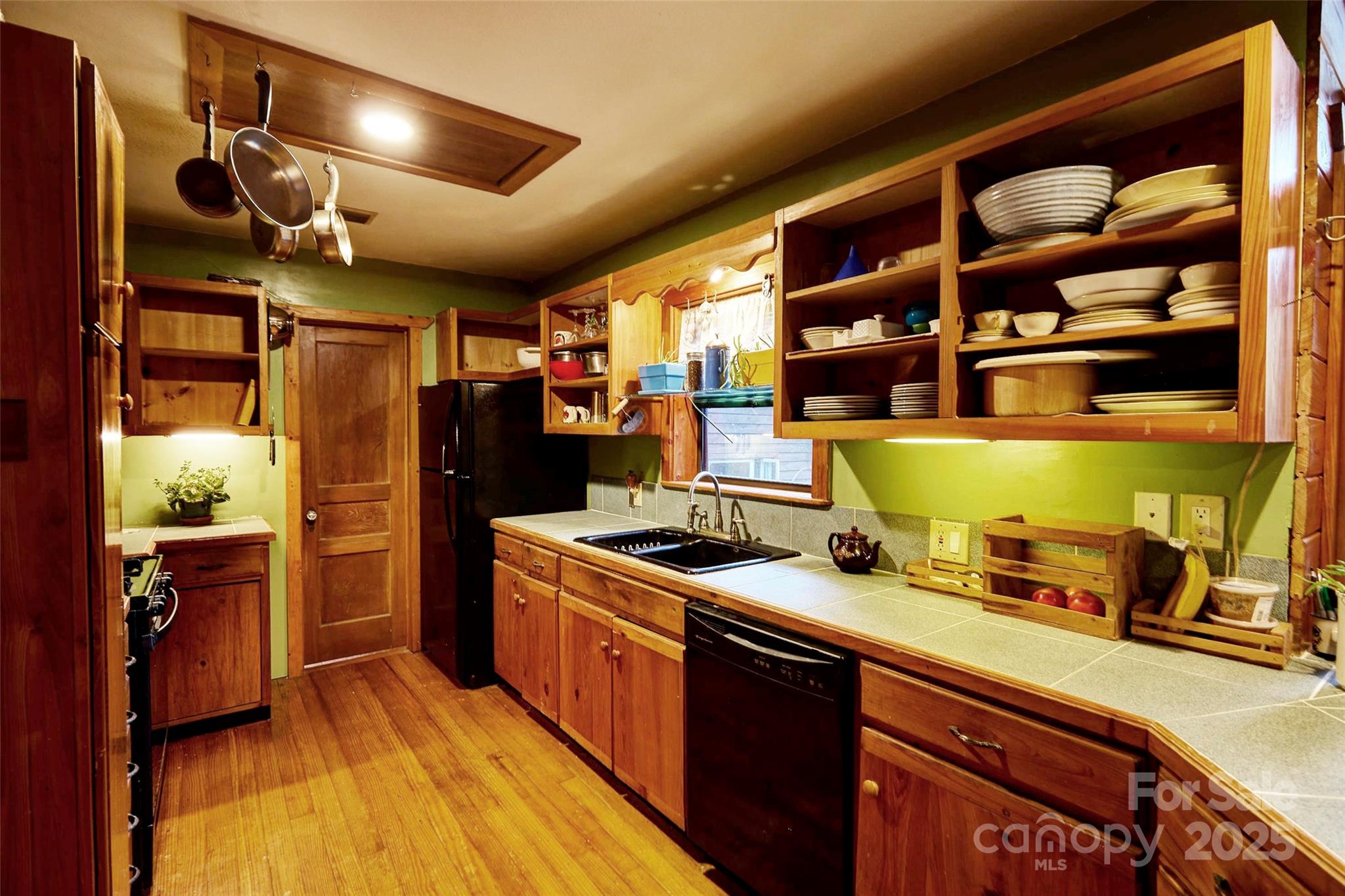 139 Forest Hills Road — Bryson City