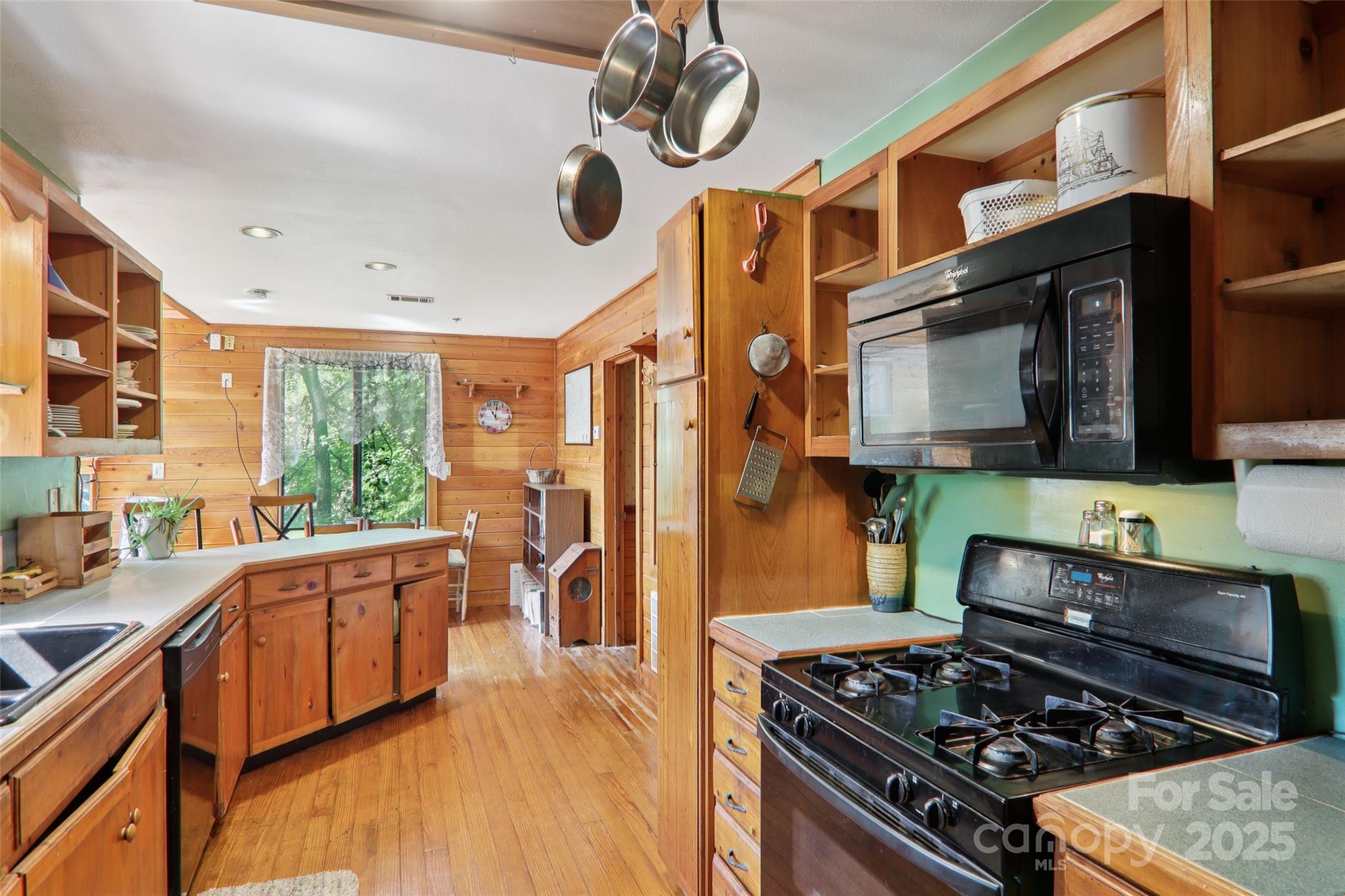 139 Forest Hills Road — Bryson City