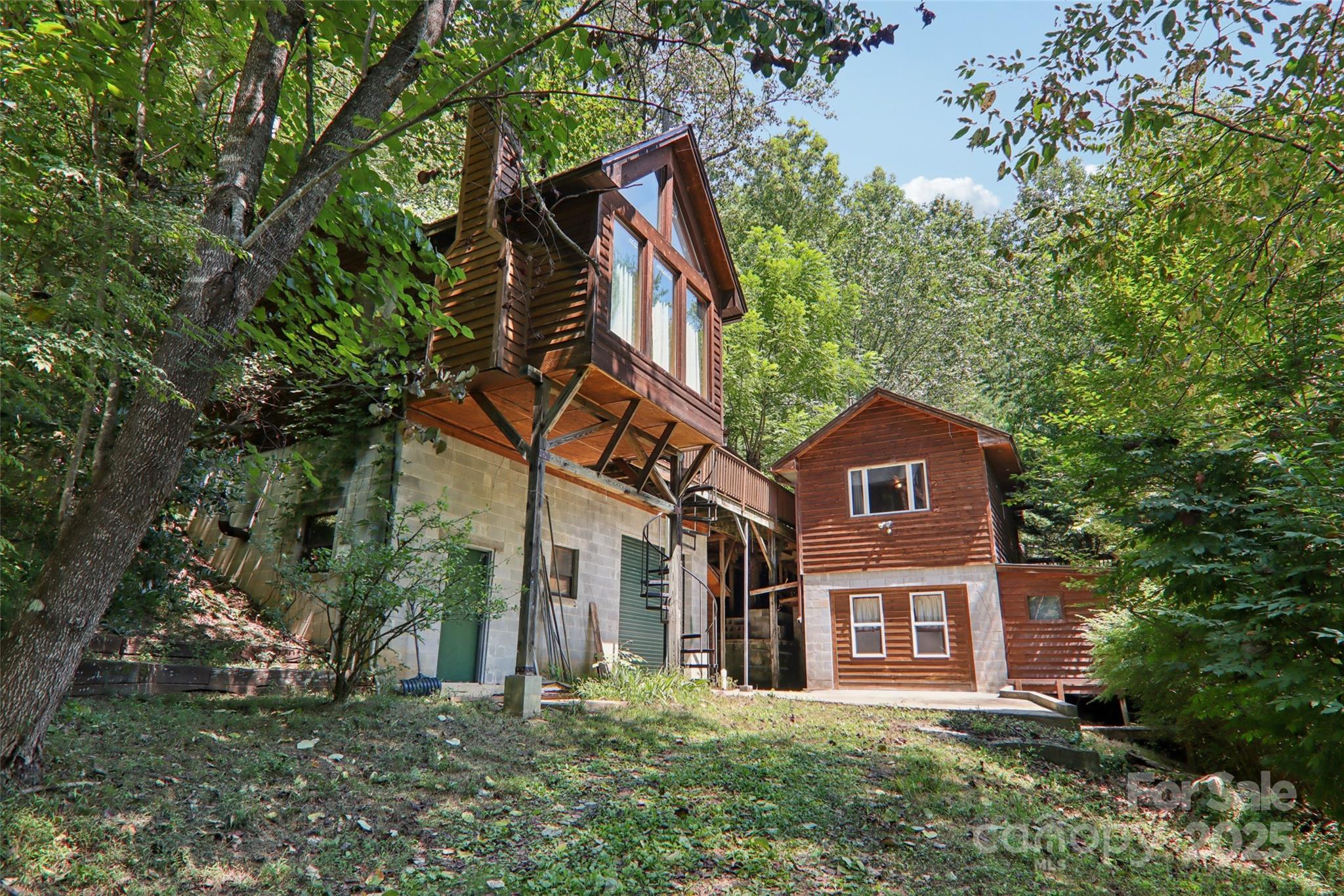 139 Forest Hills Road — Bryson City