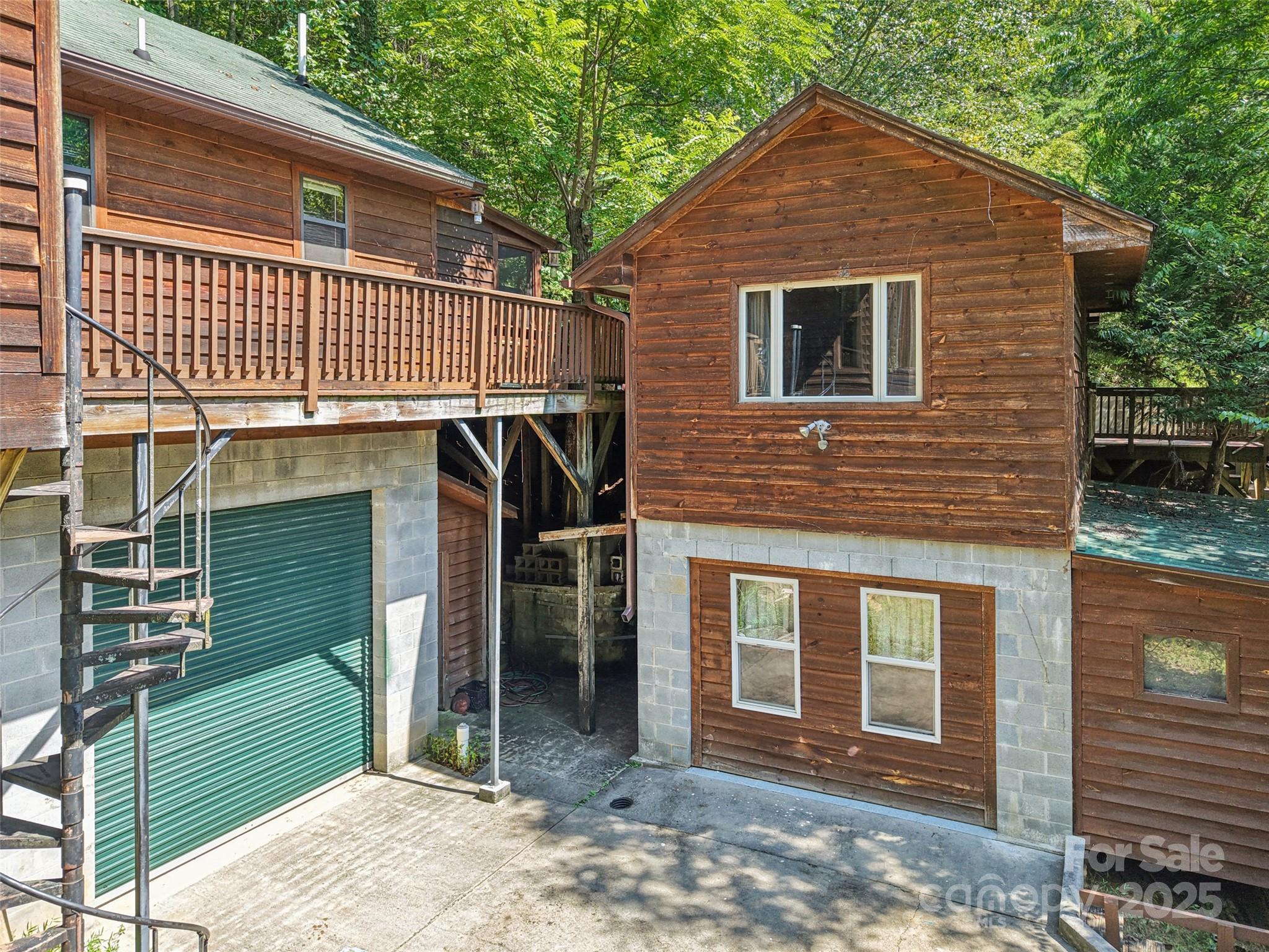 139 Forest Hills Road — Bryson City