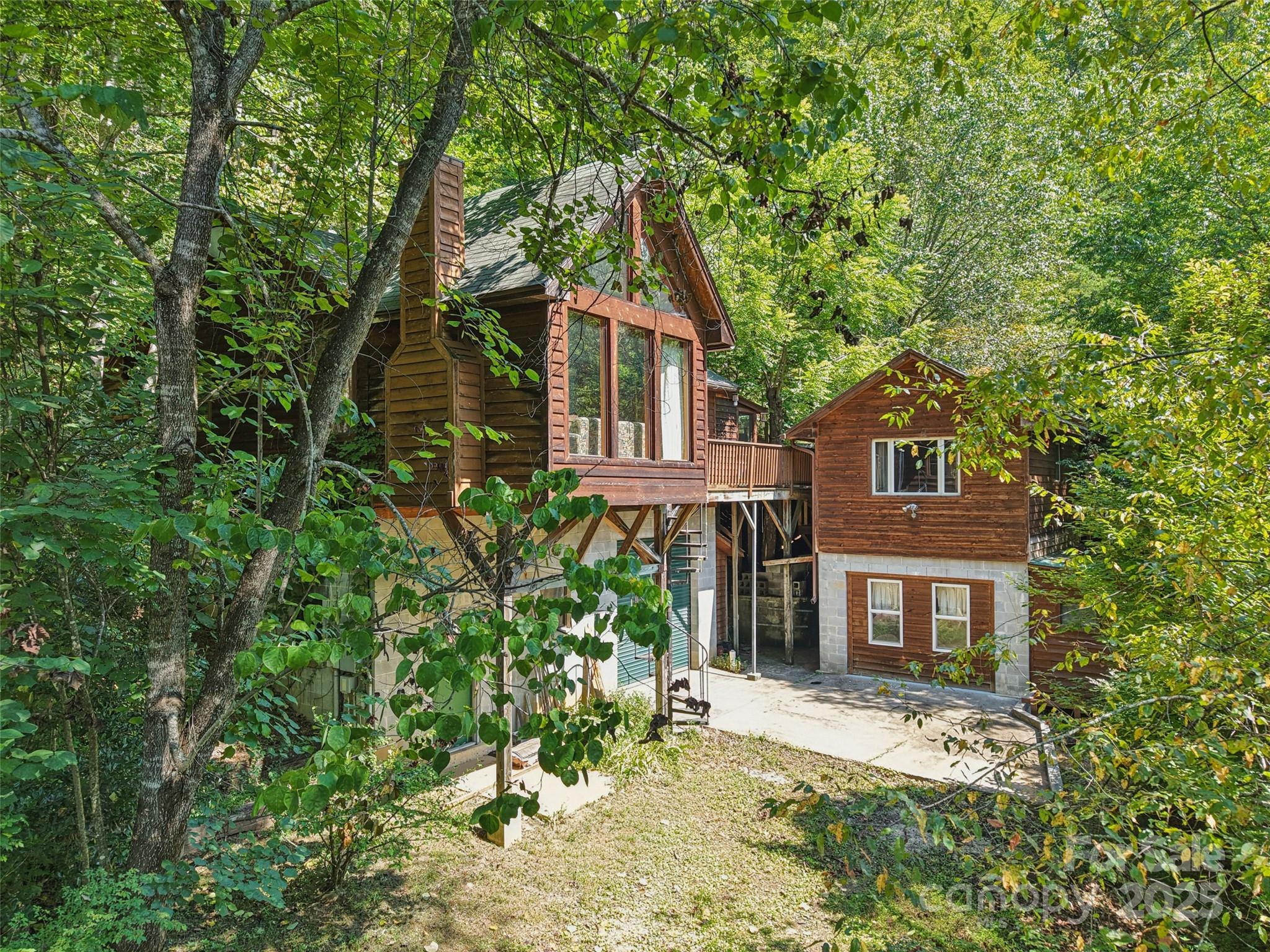 139 Forest Hills Road — Bryson City