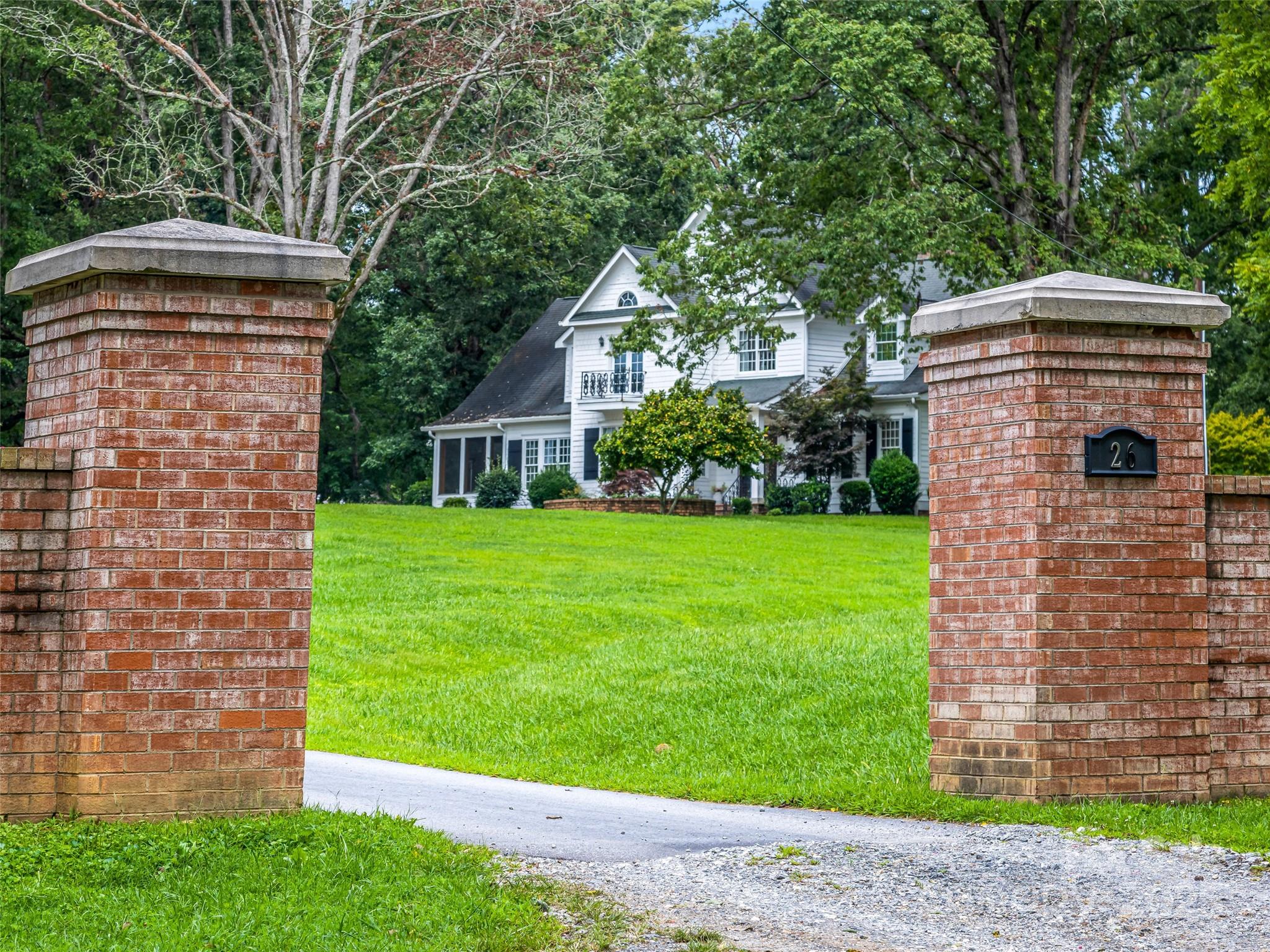 26 Cook Lane — Mills River