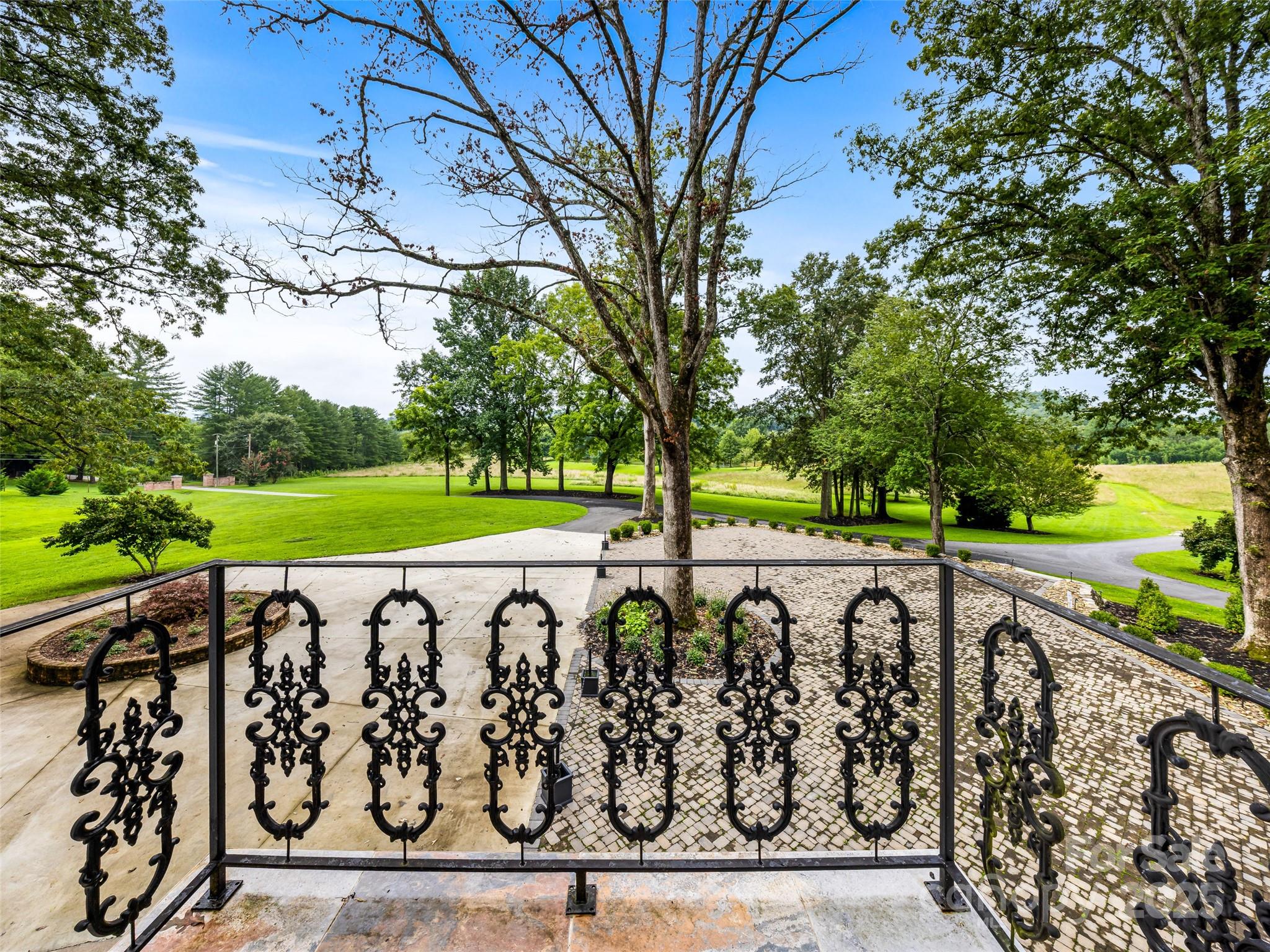 26 Cook Lane — Mills River