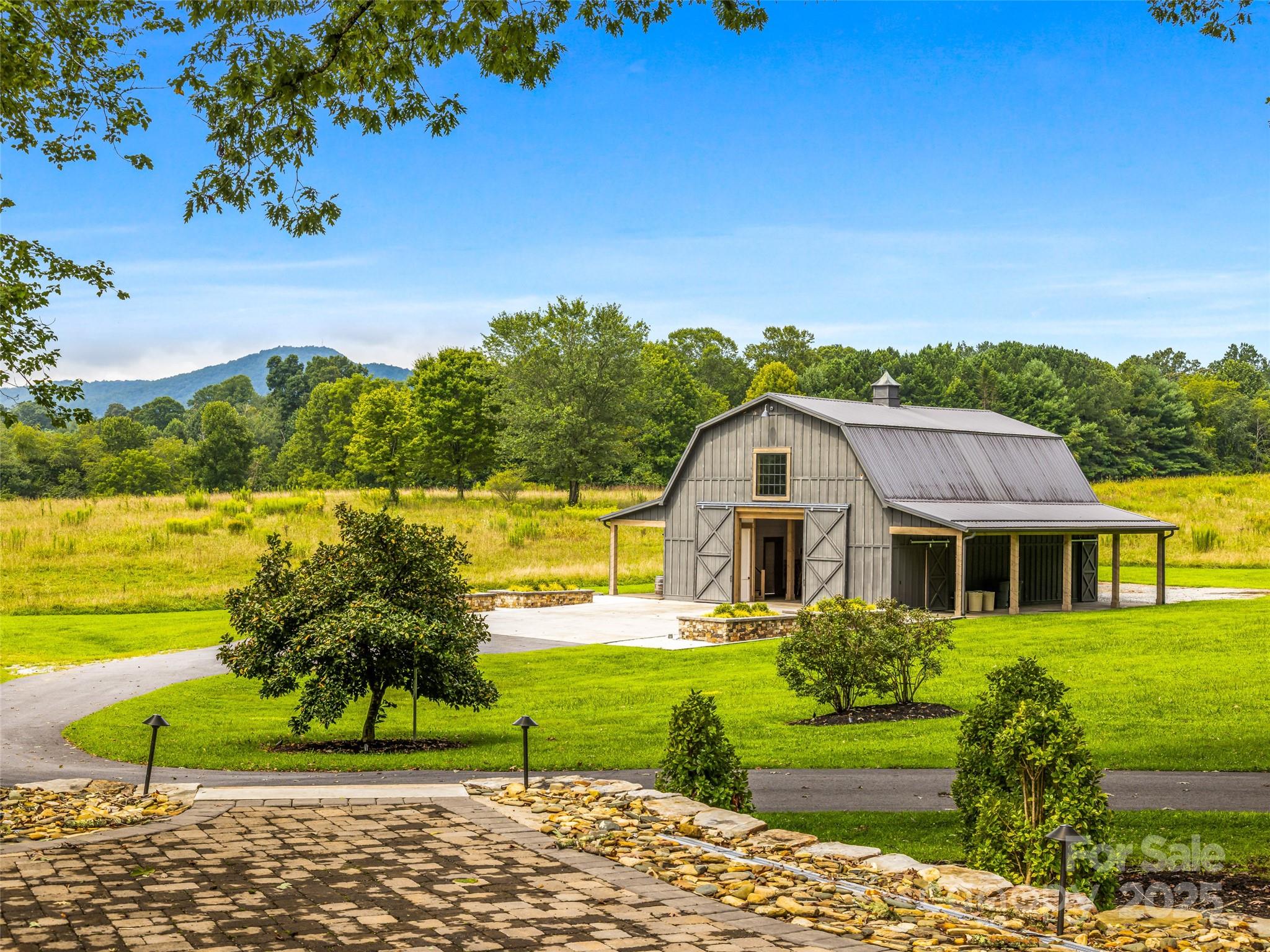 26 Cook Lane — Mills River