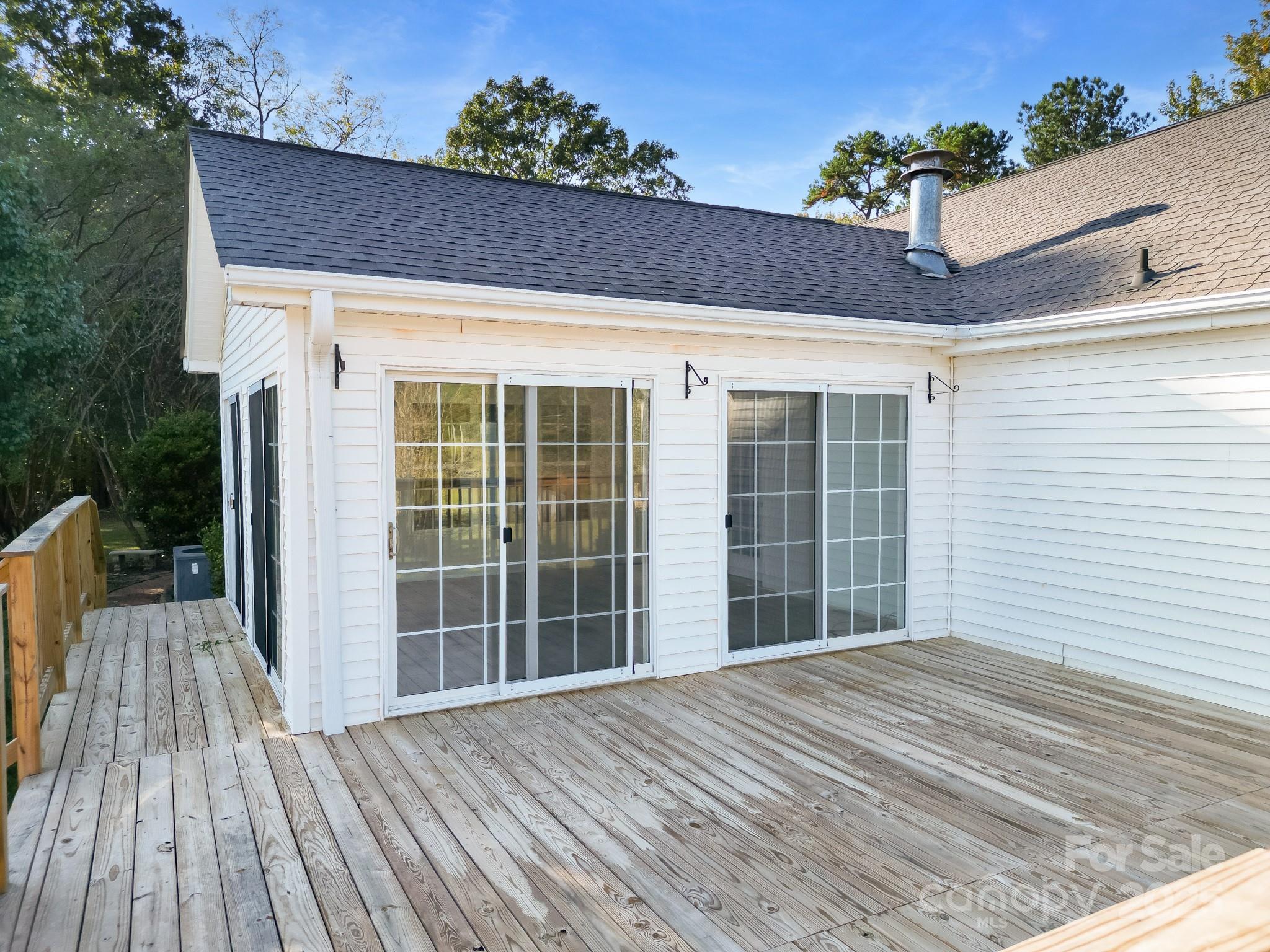 2716 Camp Creek Road — Lancaster