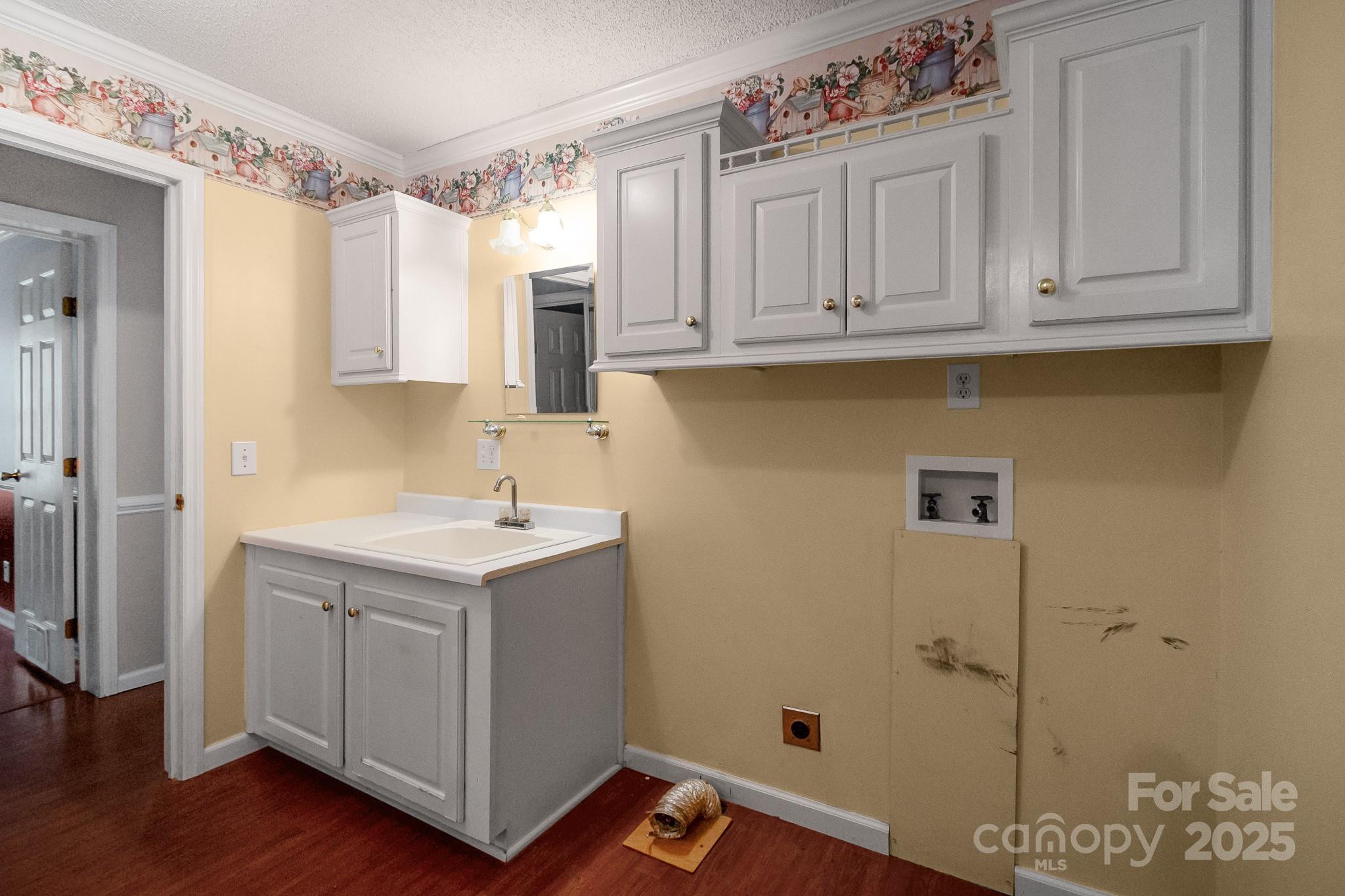 2716 Camp Creek Road — Lancaster