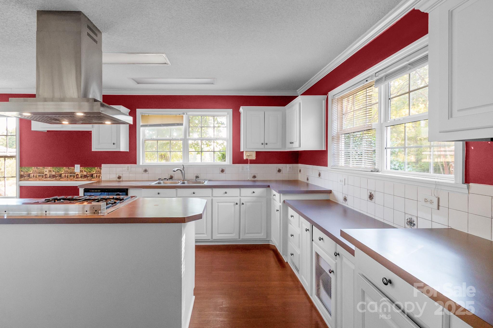 2716 Camp Creek Road — Lancaster