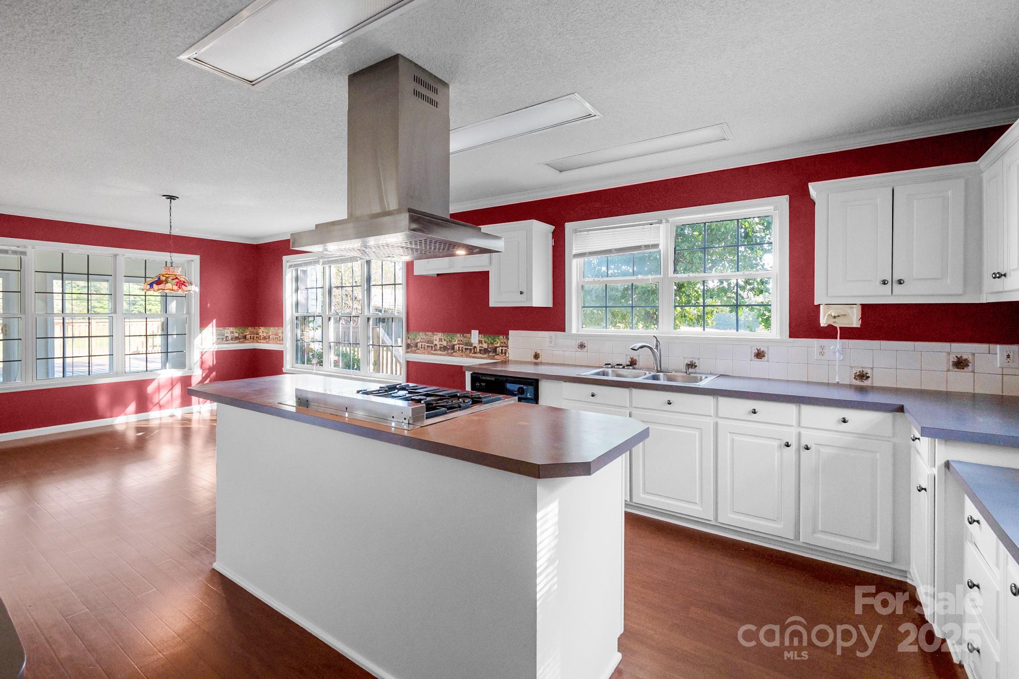 2716 Camp Creek Road — Lancaster