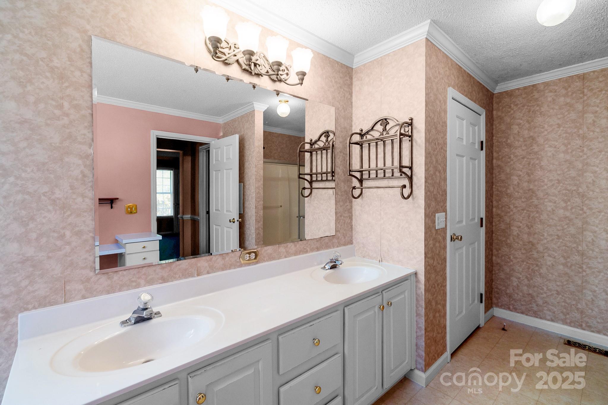 2716 Camp Creek Road — Lancaster