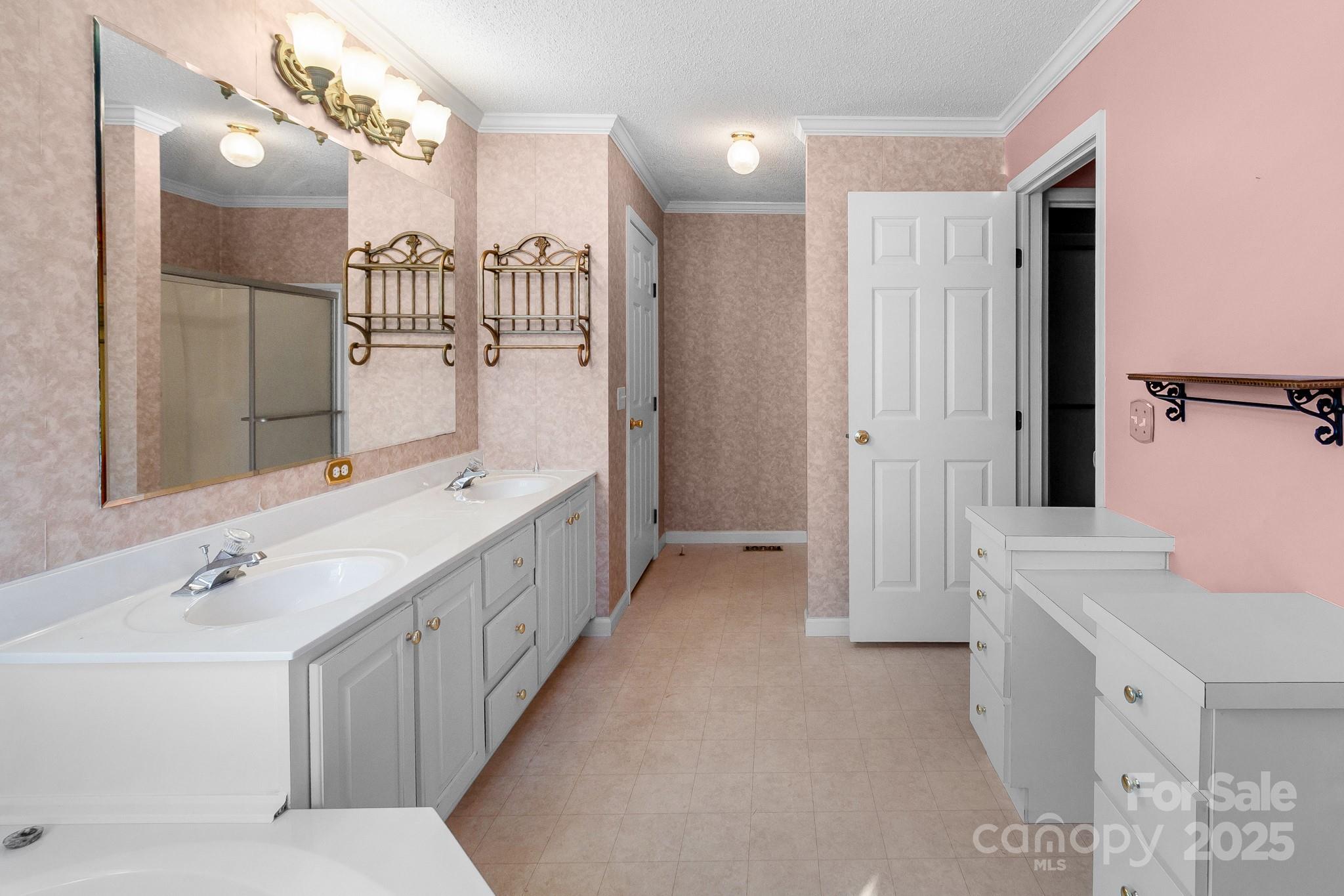 2716 Camp Creek Road — Lancaster