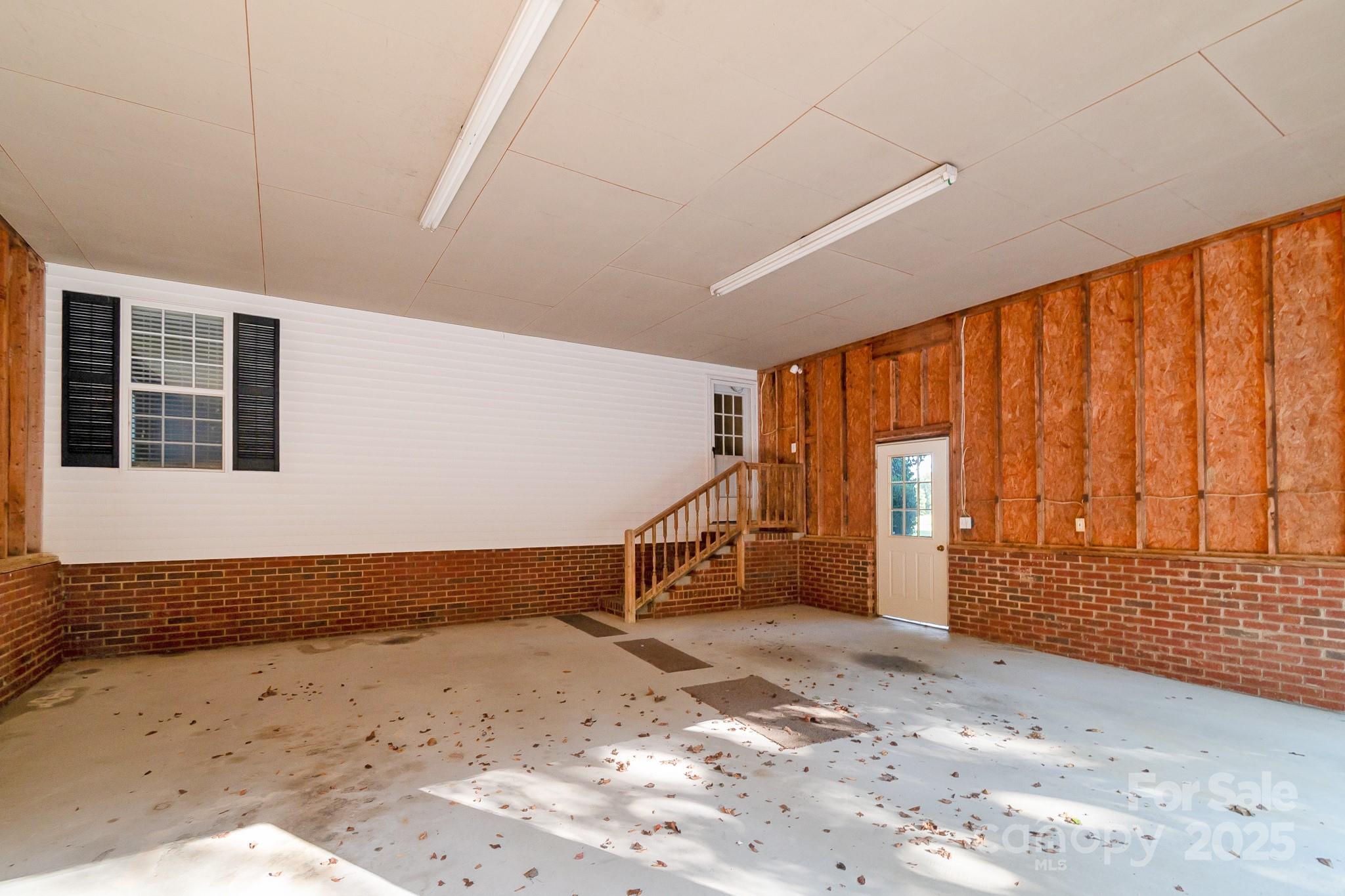 2716 Camp Creek Road — Lancaster