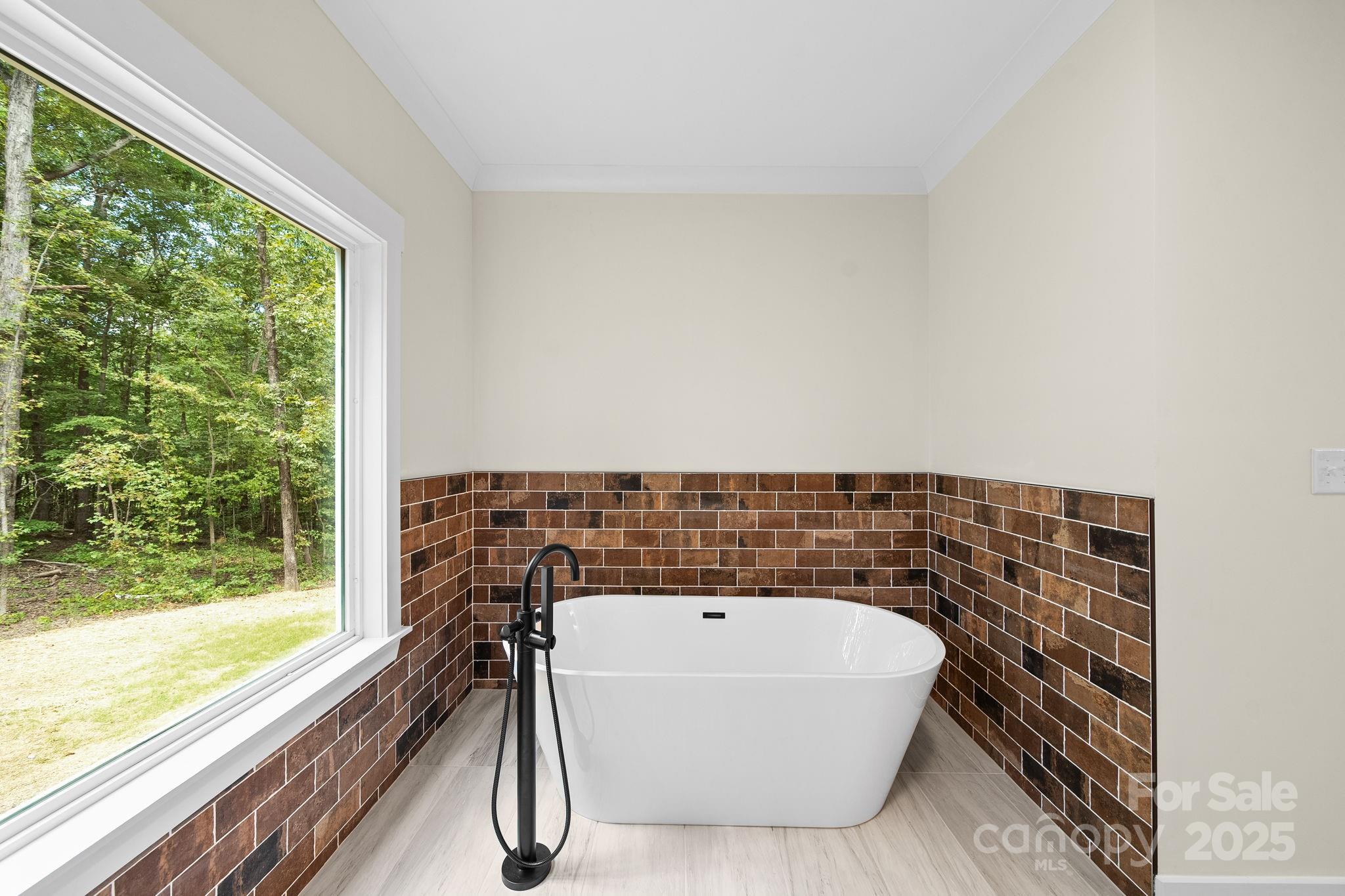 4460 R L Lane — Midland