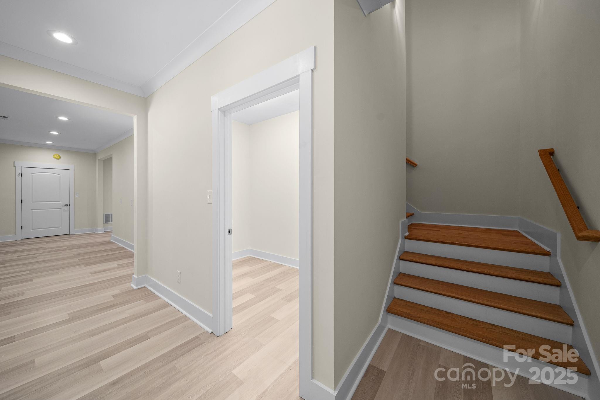 4460 R L Lane — Midland