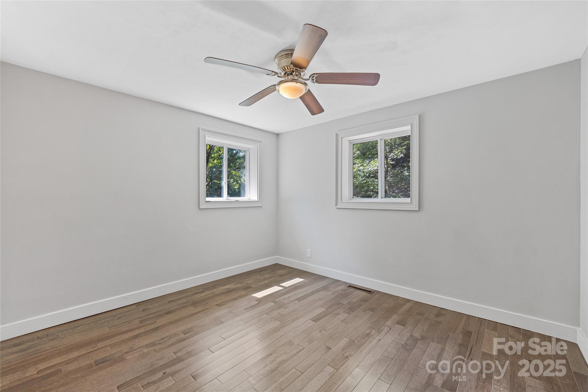 425 Lyndhurst Drive — Hendersonville