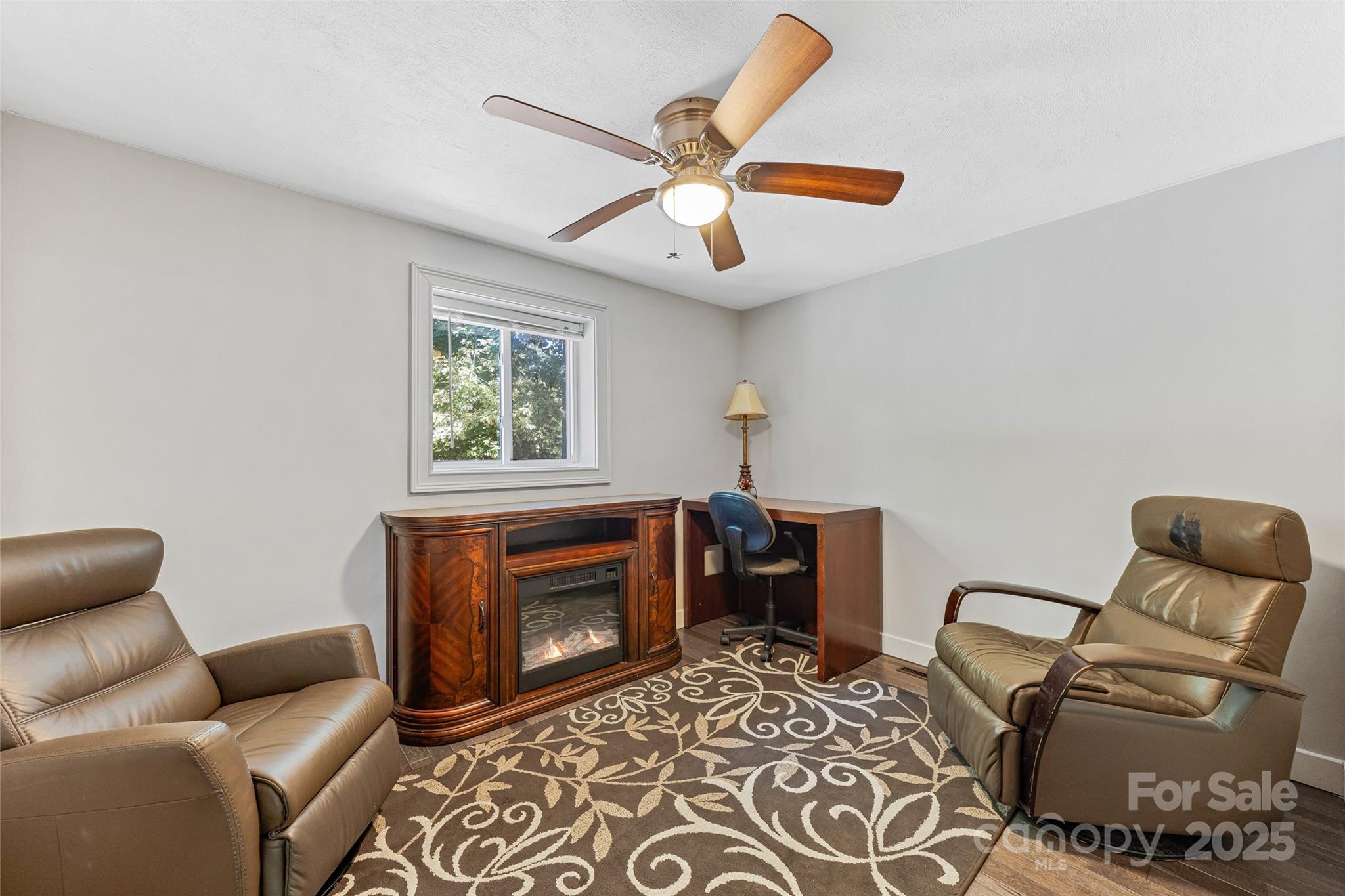 425 Lyndhurst Drive — Hendersonville