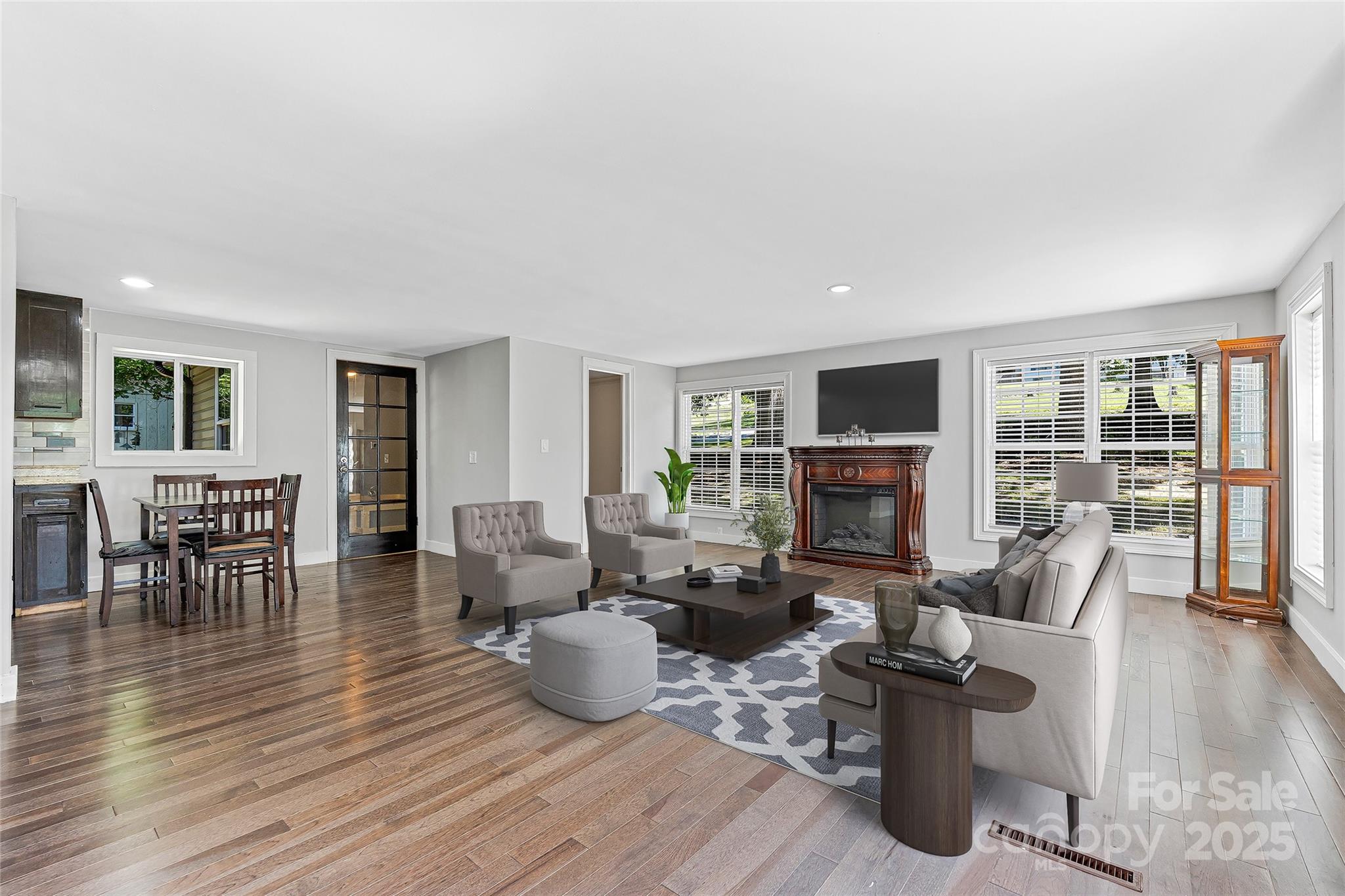 425 Lyndhurst Drive — Hendersonville
