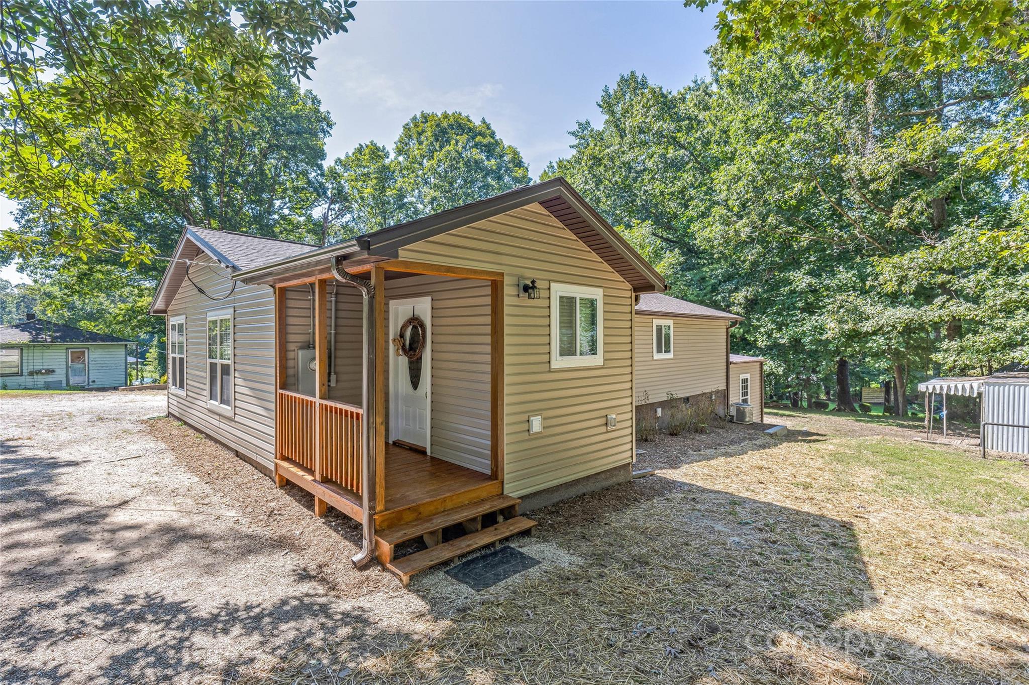 425 Lyndhurst Drive — Hendersonville