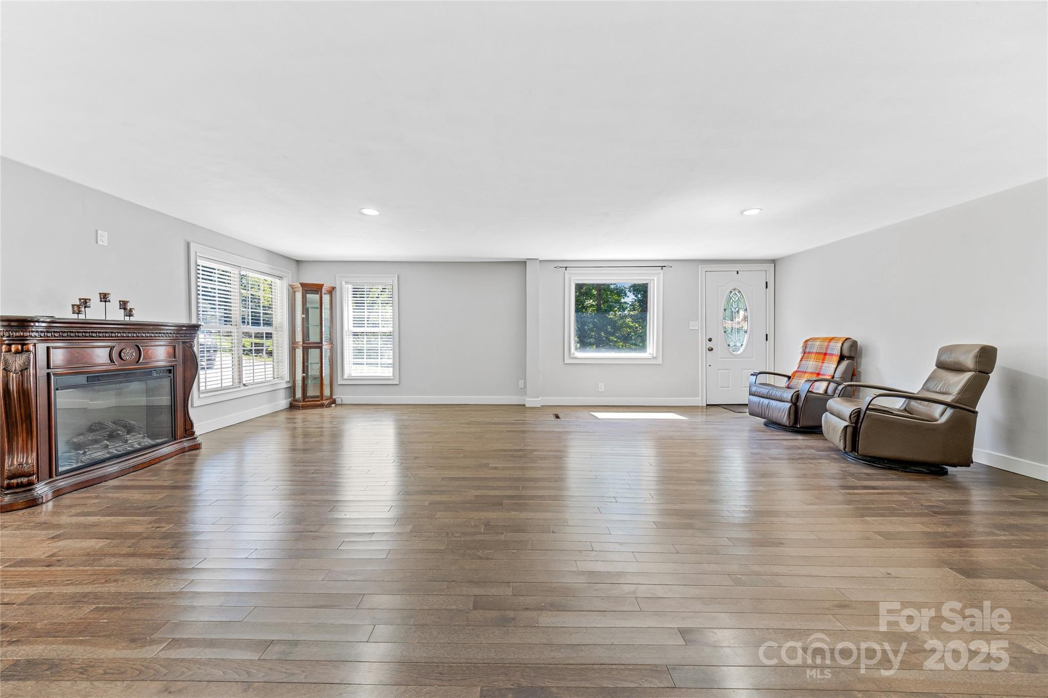 425 Lyndhurst Drive — Hendersonville