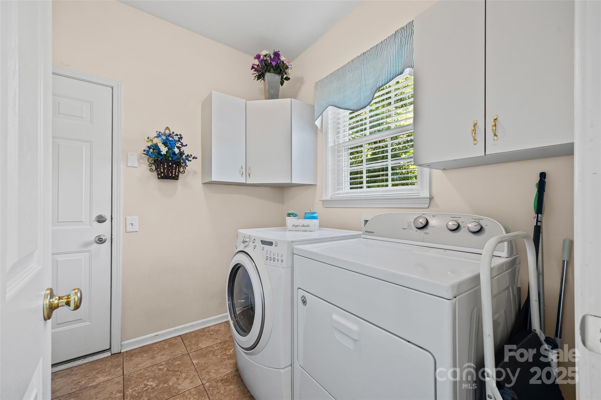 5899 Crimson Oak Court — Harrisburg