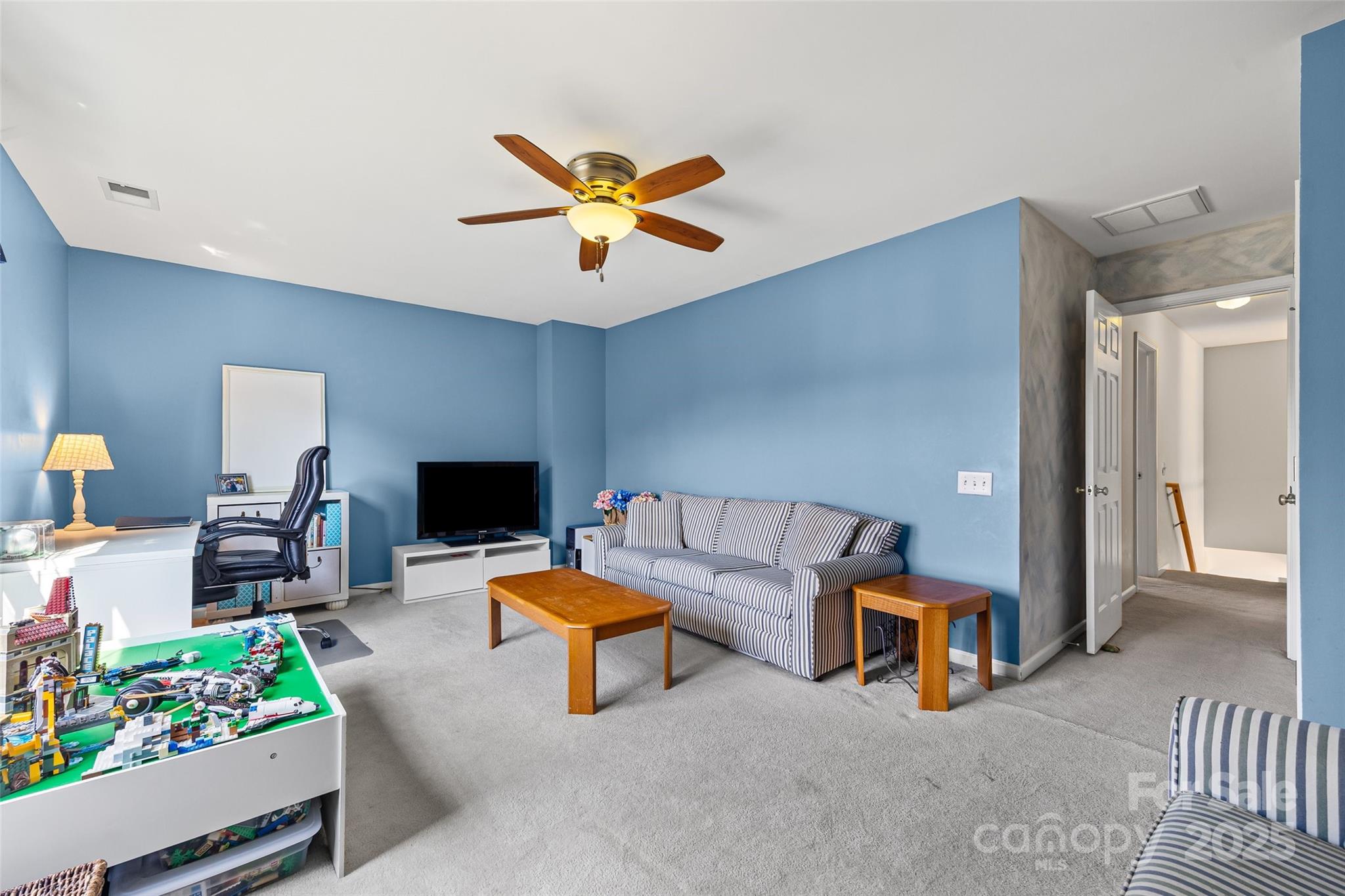 5899 Crimson Oak Court — Harrisburg