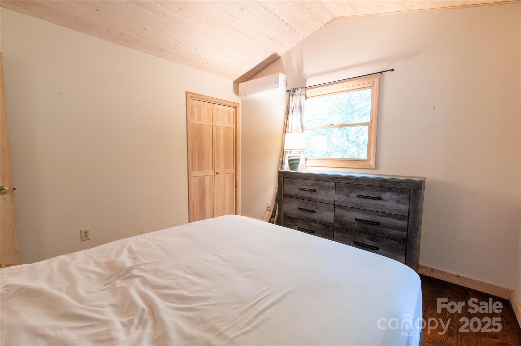 479 Big Ridge Road — Burnsville