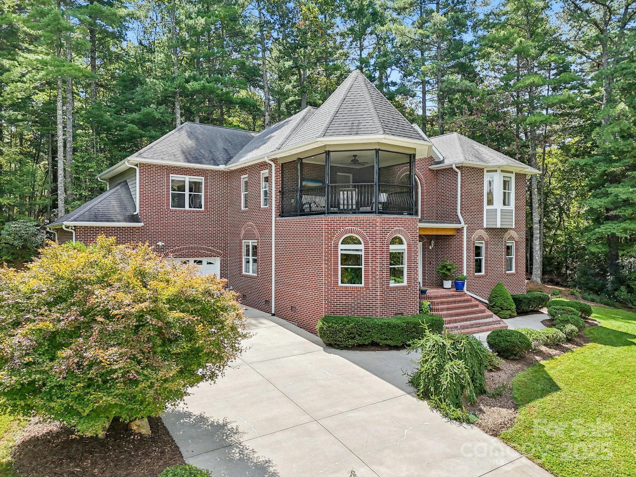 15 Madelyn Lane — Fairview