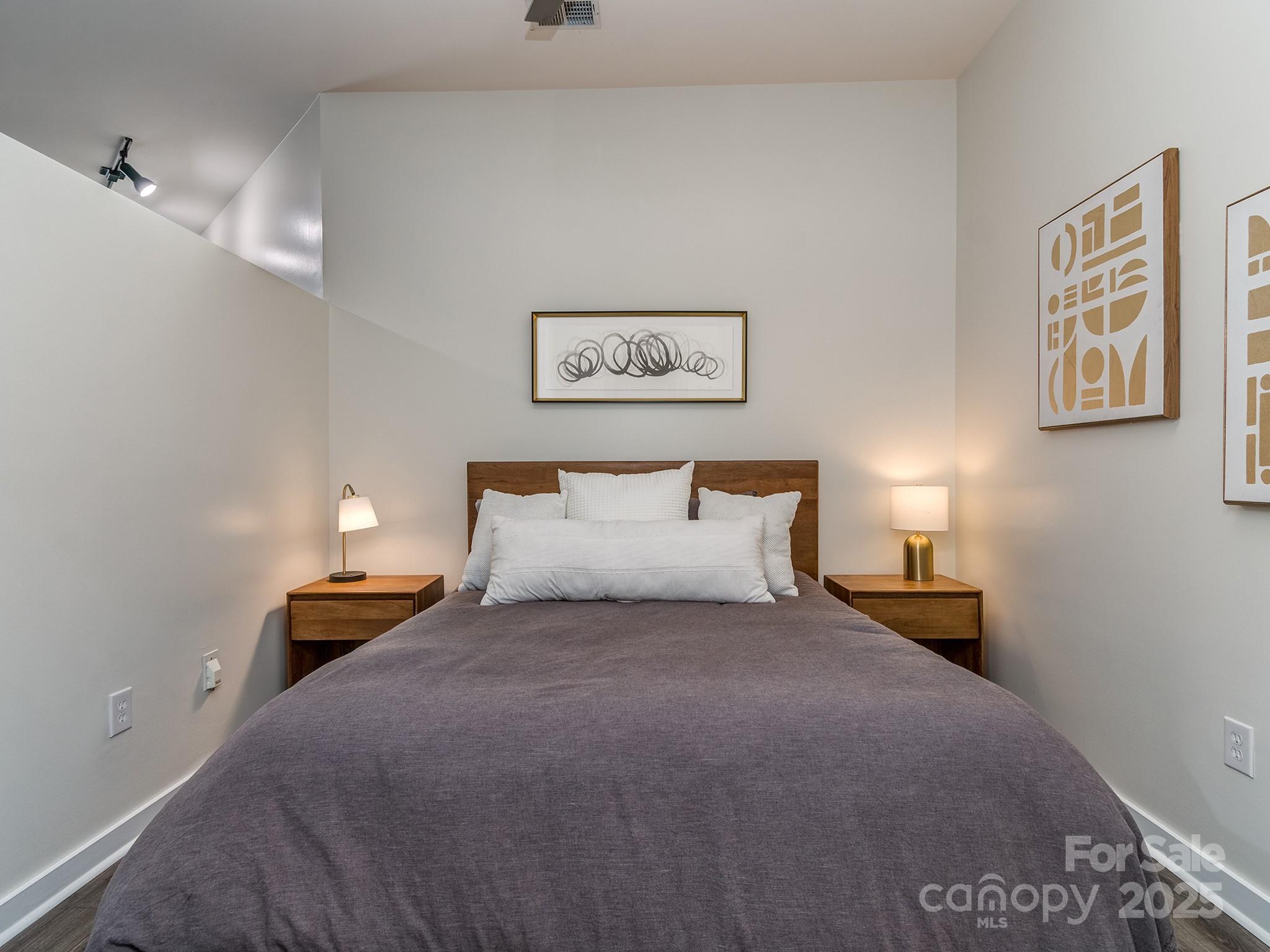 525 E Sixth Street #407 — Charlotte