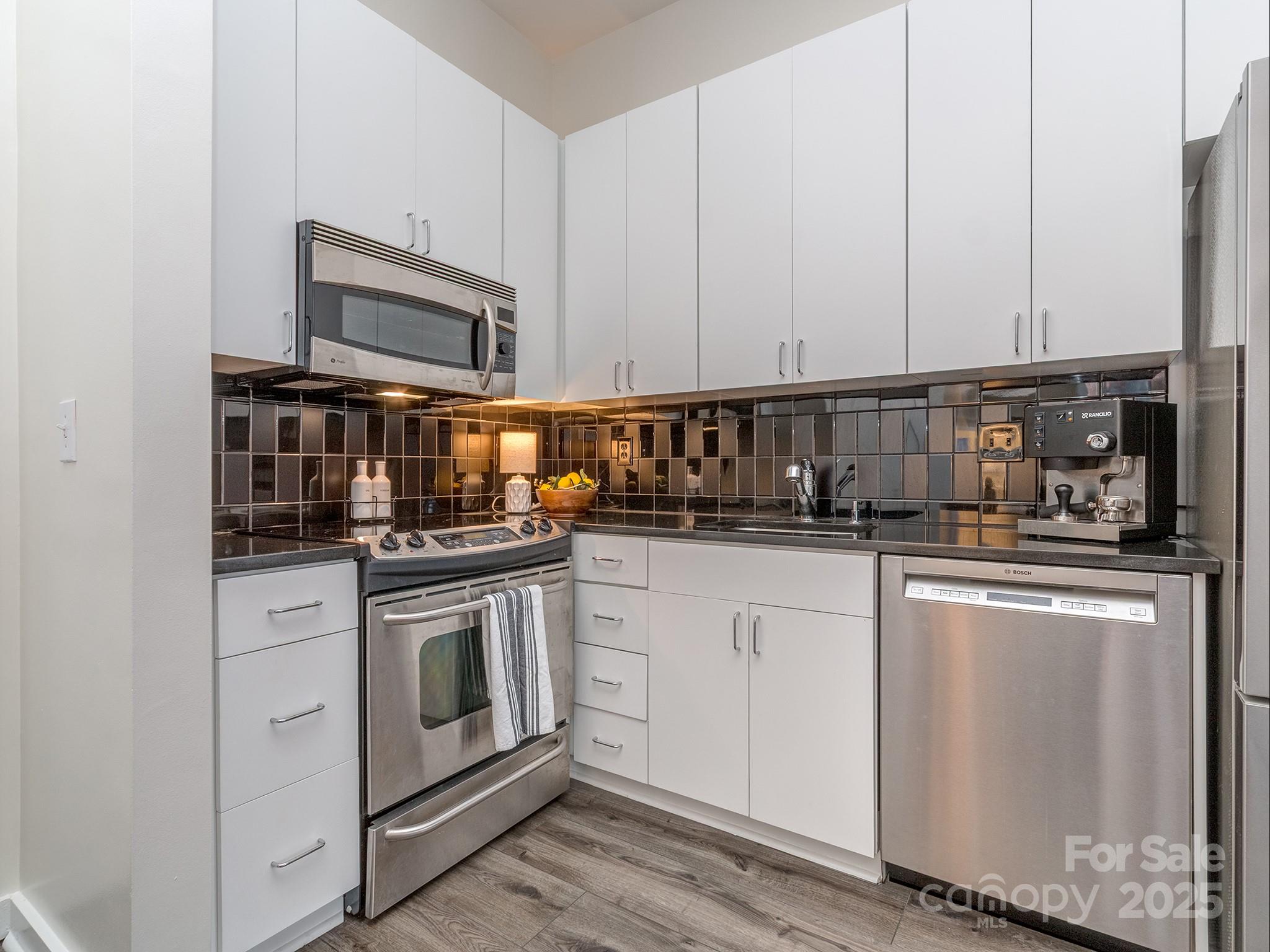 525 E Sixth Street #407 — Charlotte