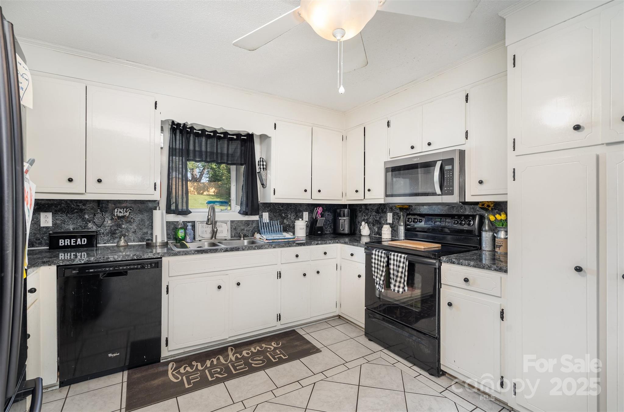 5609 Grace Chapel Road — Hickory