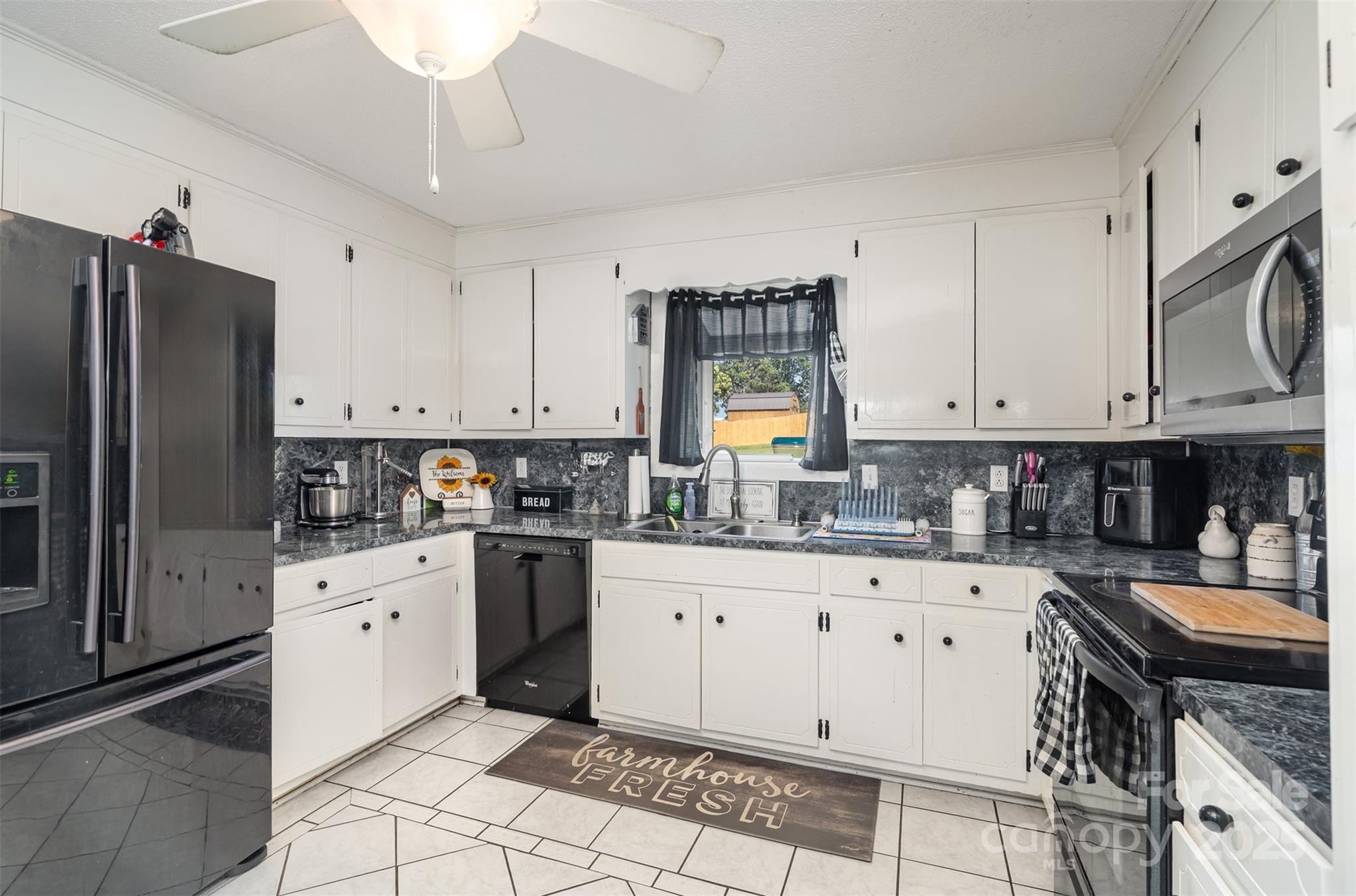 5609 Grace Chapel Road — Hickory